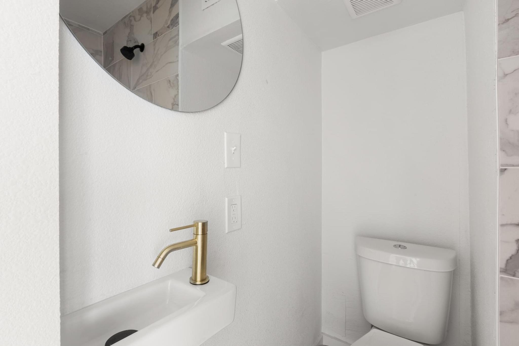 7929 Gault St #200 Property Photo 10