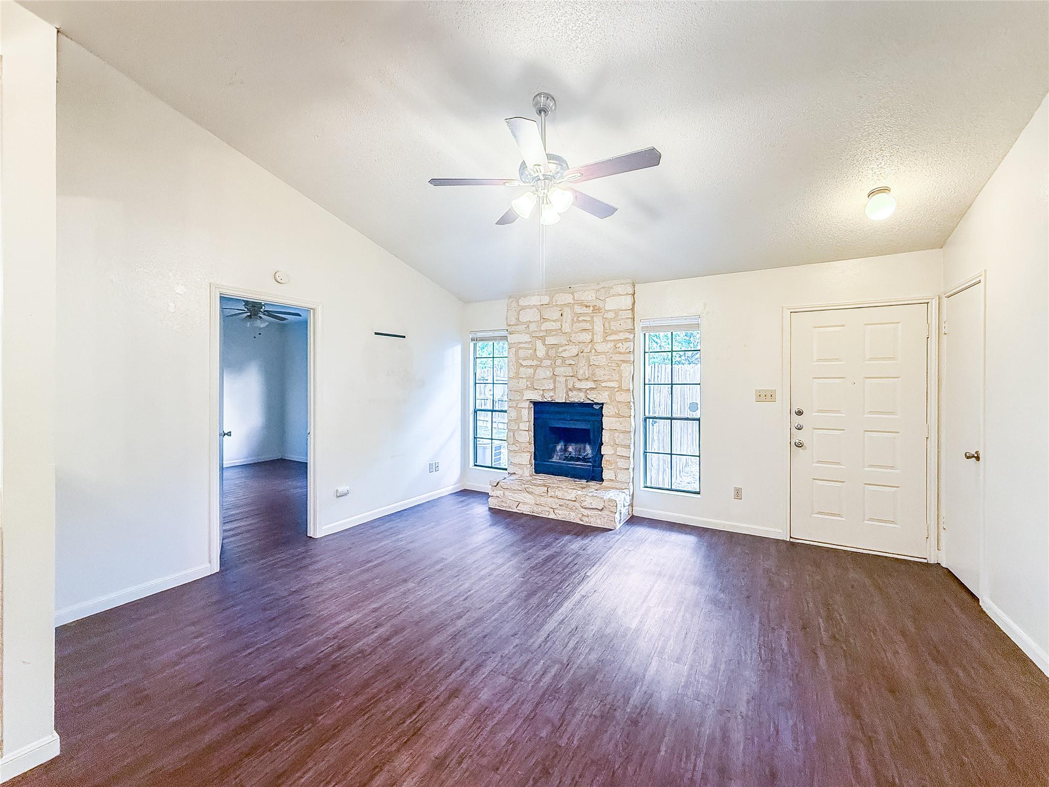 2014 Alex Ave #b Property Photo 2