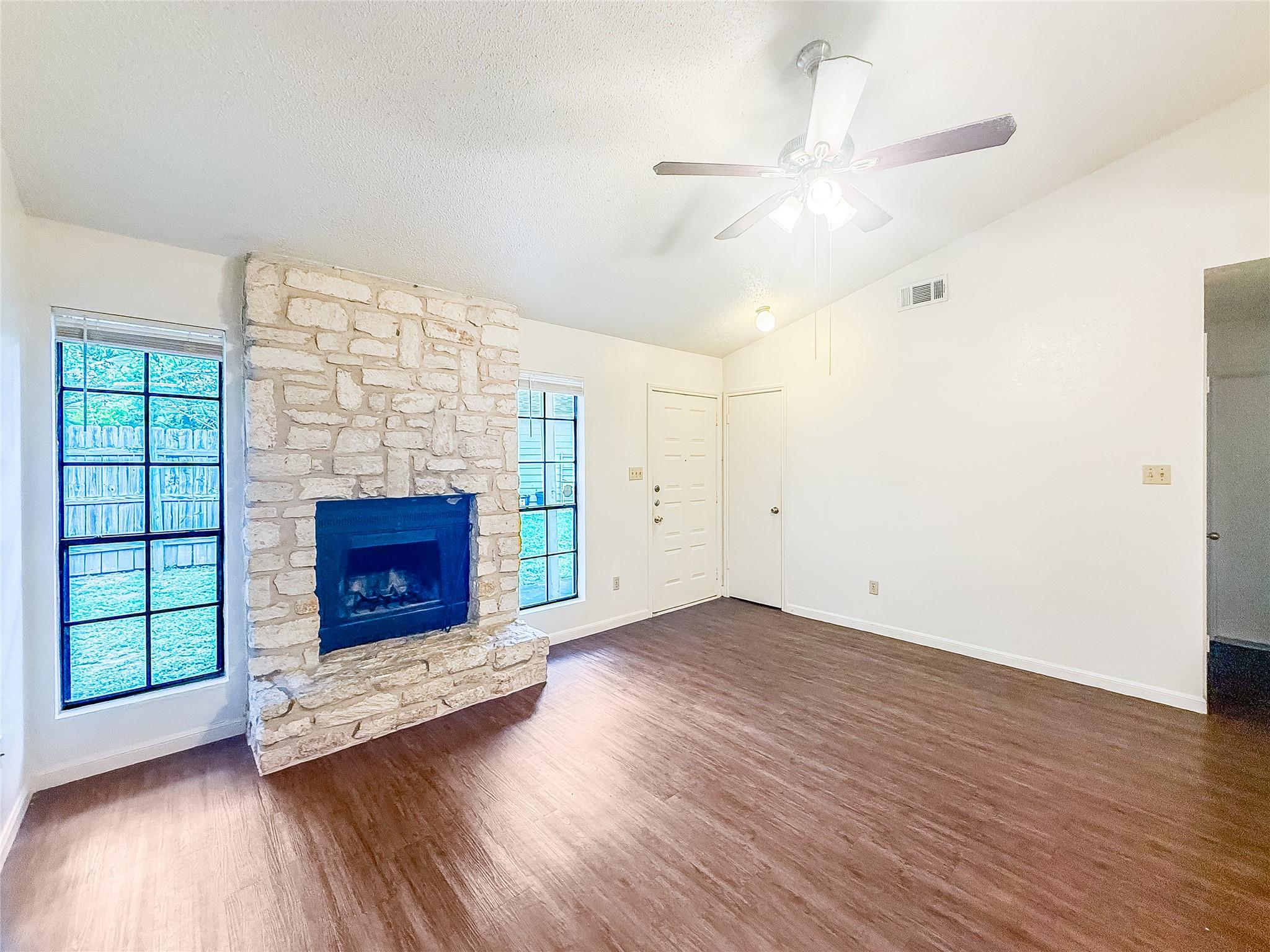 2014 Alex Ave #b Property Photo 3