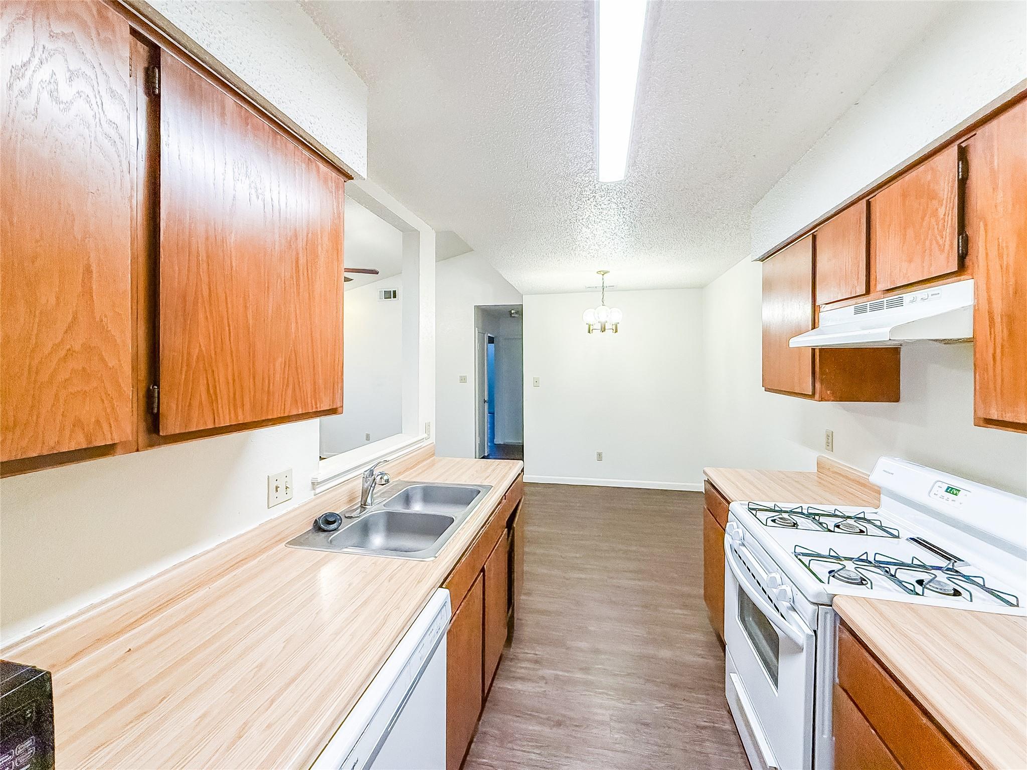 2014 Alex Ave #b Property Photo 7