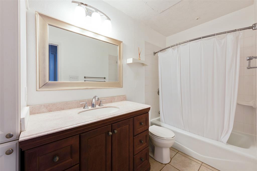 9100 Mountain Ridge Dr #105 Property Photo 5