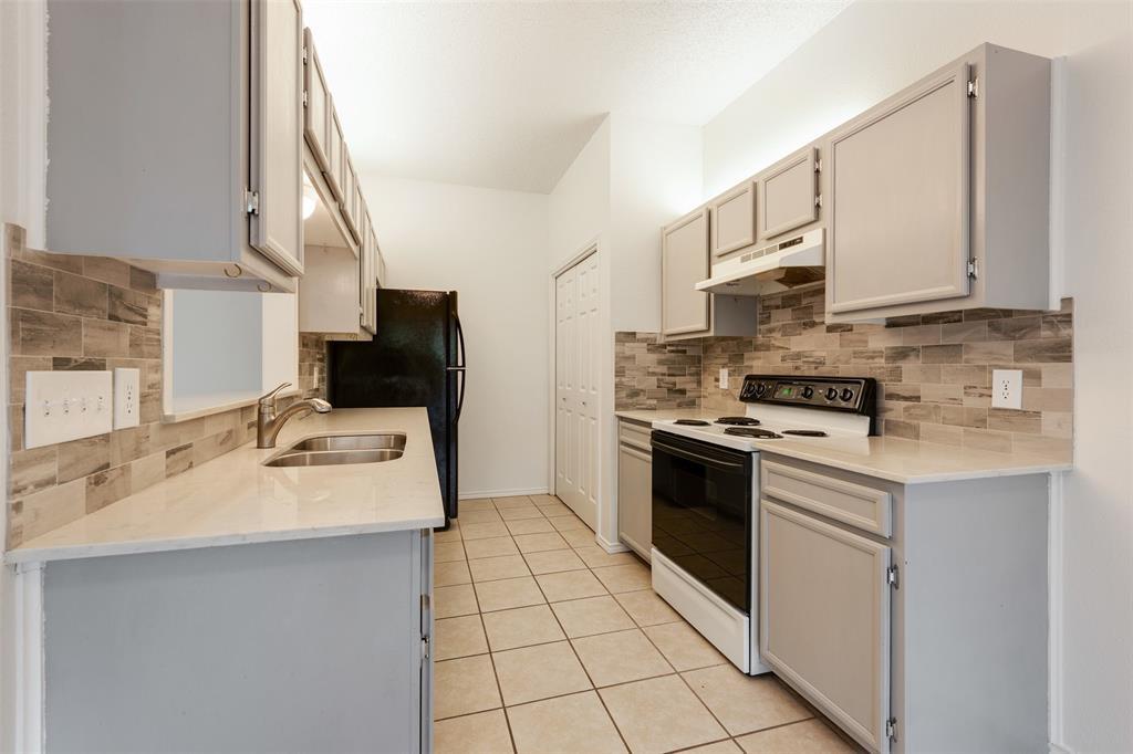 9100 Mountain Ridge Dr #105 Property Photo 8