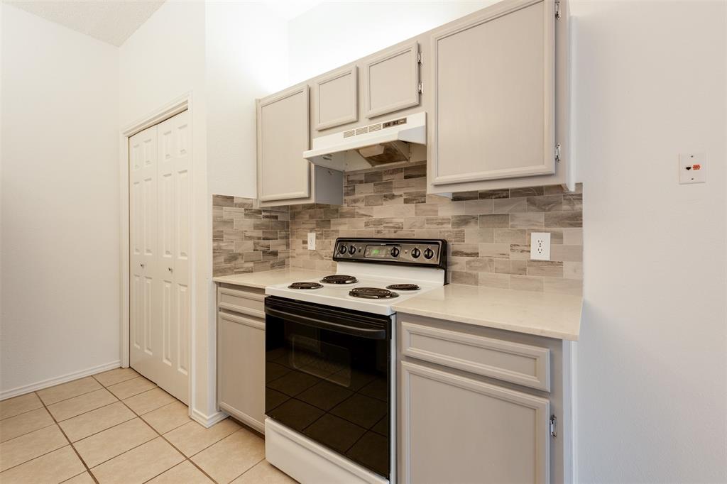 9100 Mountain Ridge Dr #105 Property Photo 9