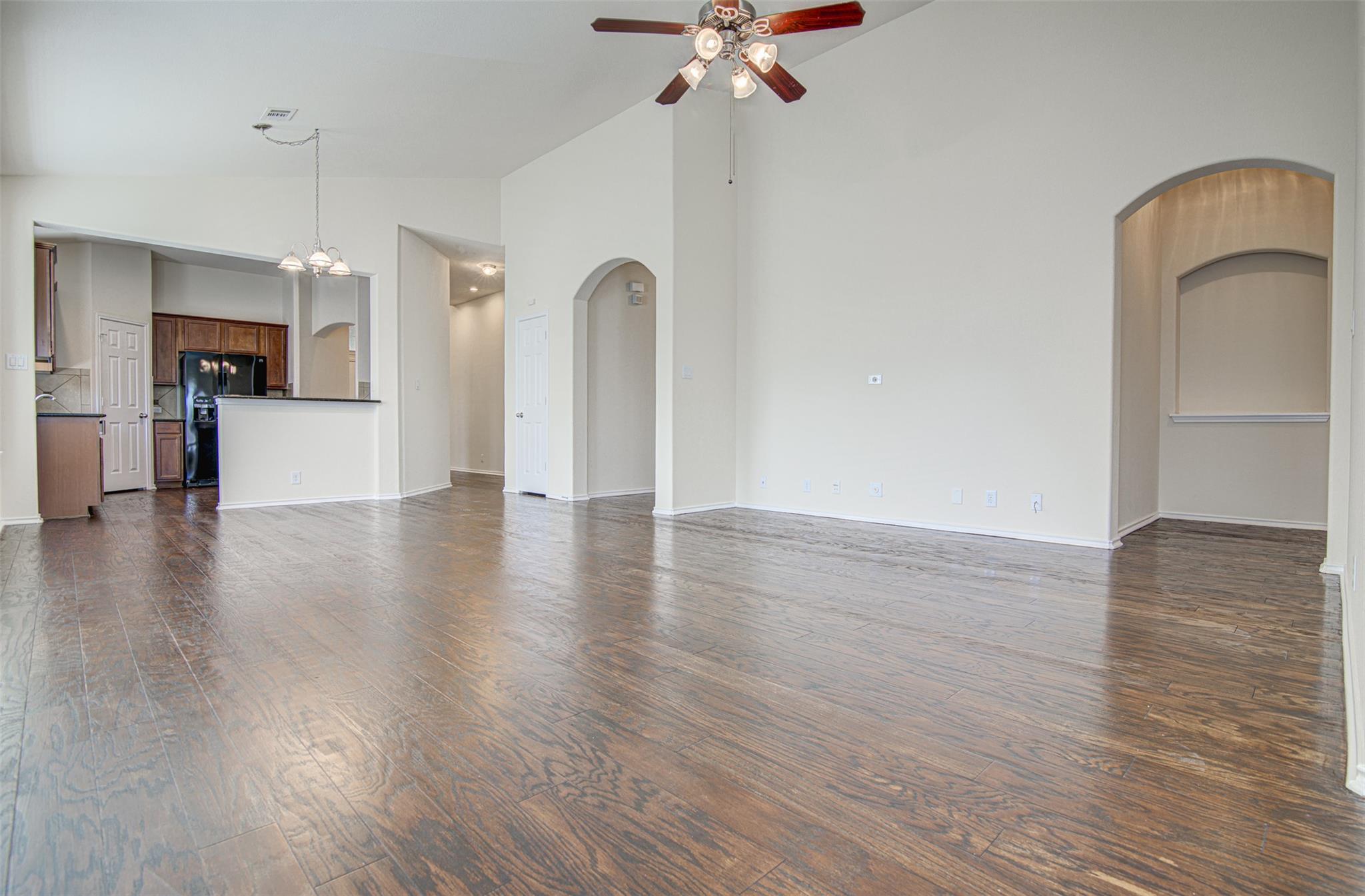 1610 Greenside Dr Property Photo 8