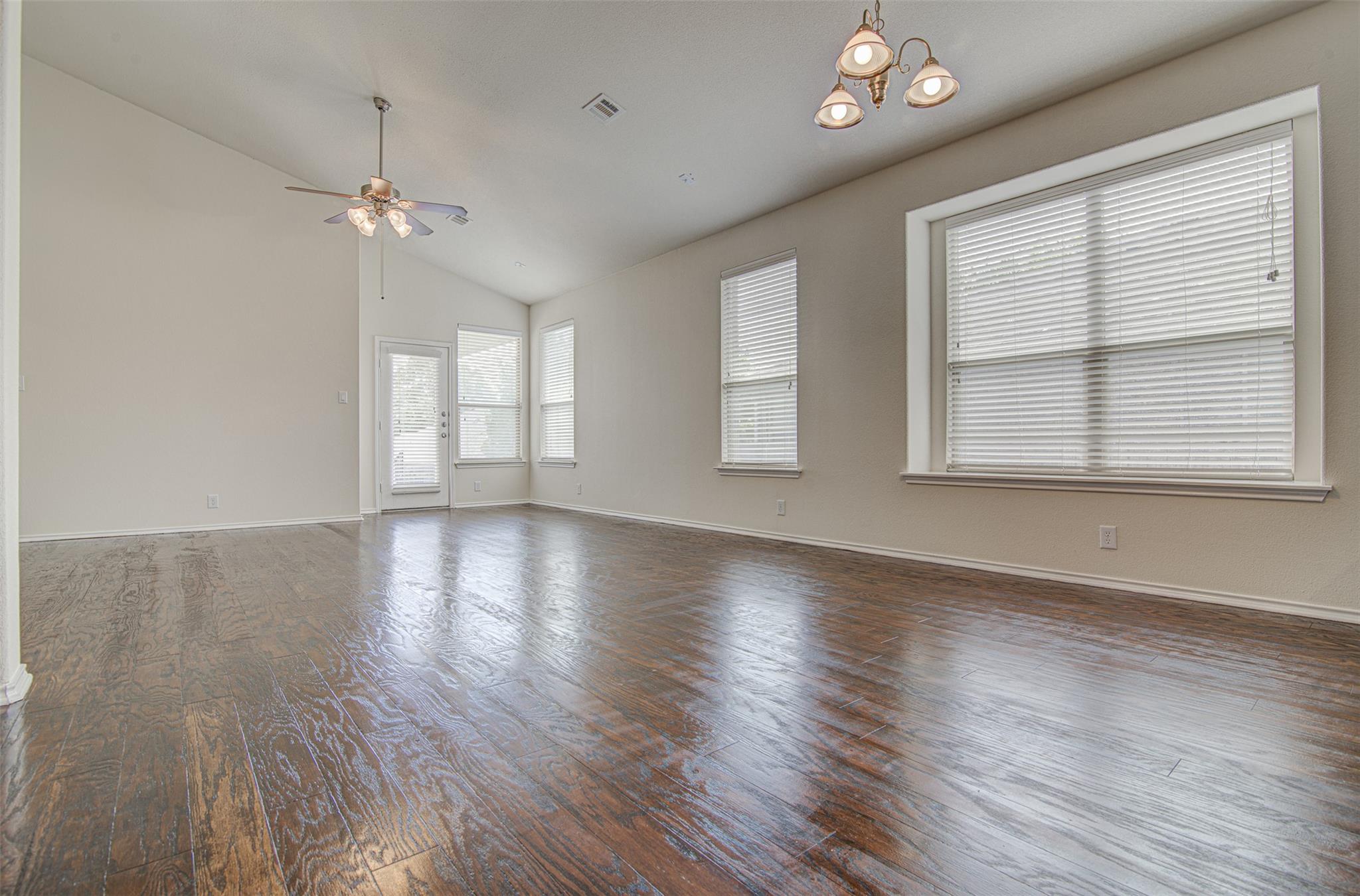 1610 Greenside Dr Property Photo 13
