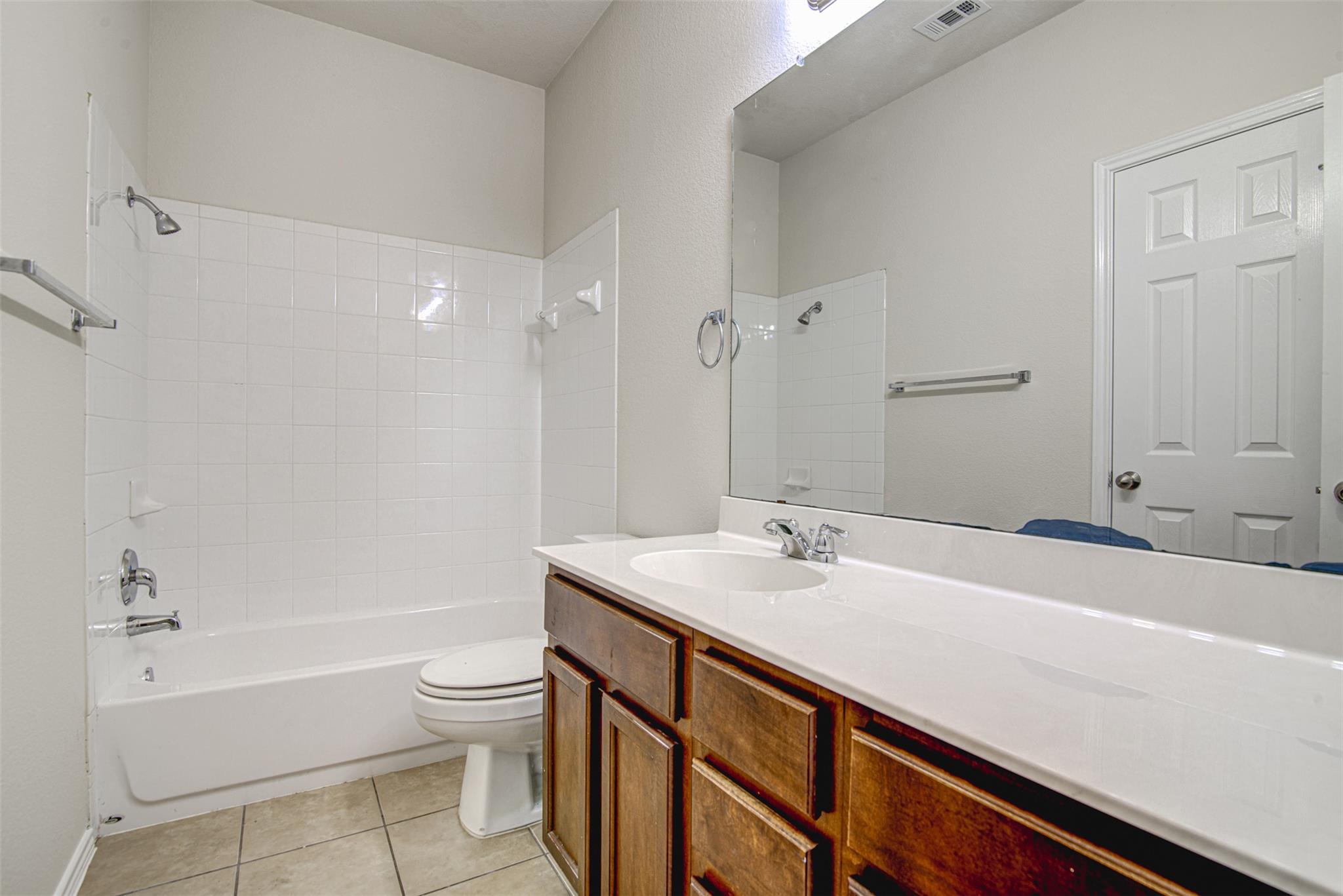 1610 Greenside Dr Property Photo 17