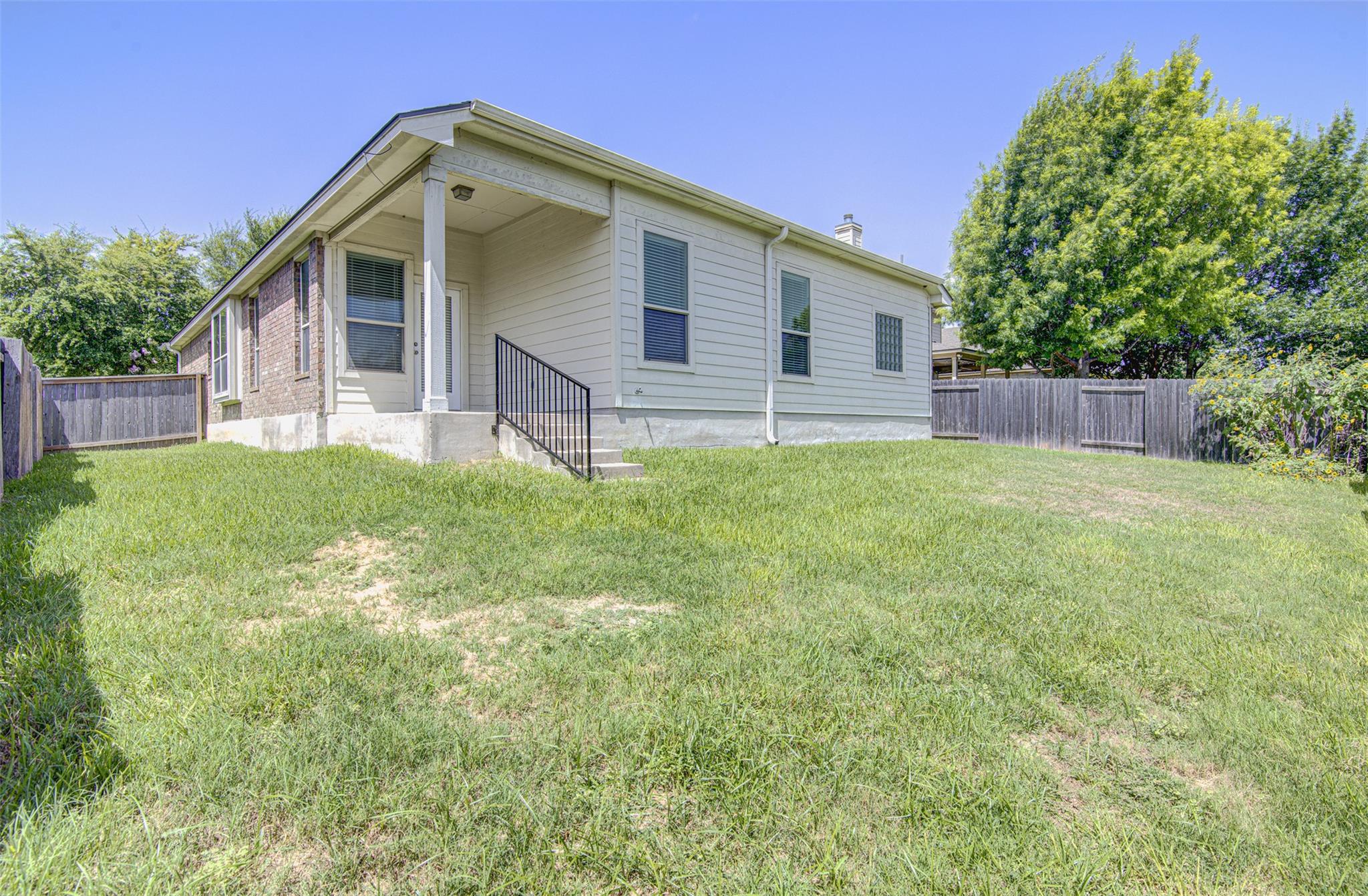 1610 Greenside Dr Property Photo 27