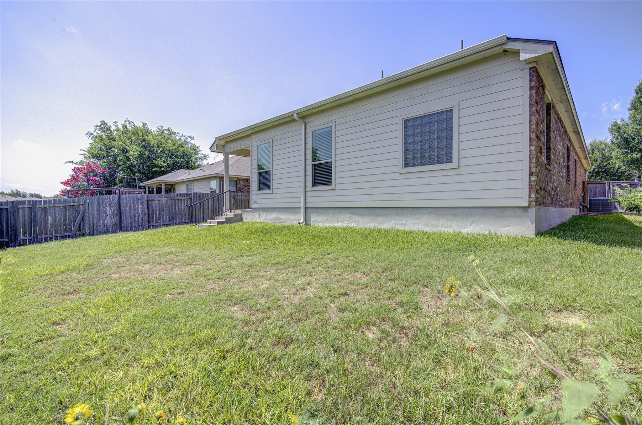 1610 Greenside Dr Property Photo 29
