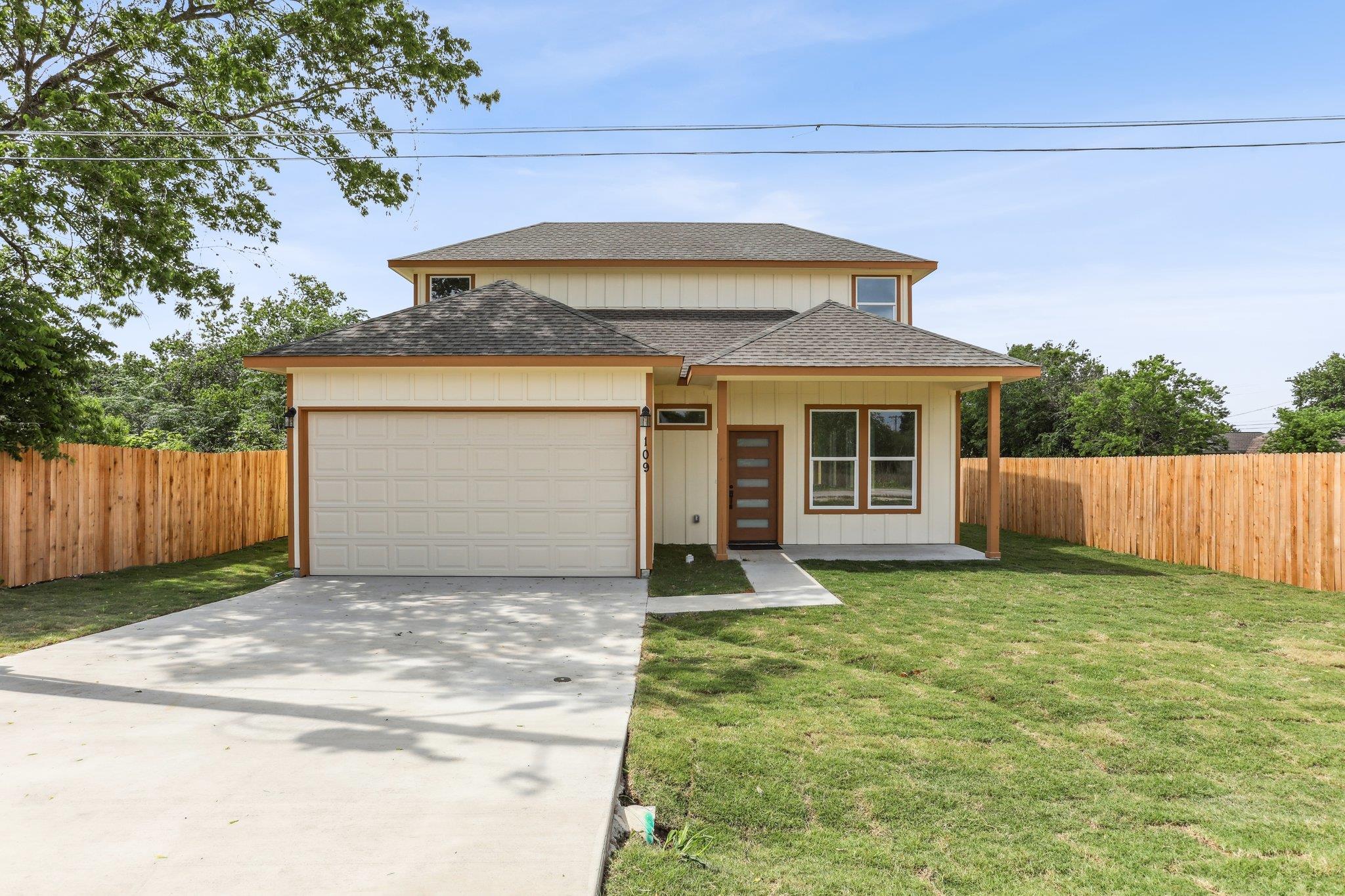 109 Brushwood St Property Photo