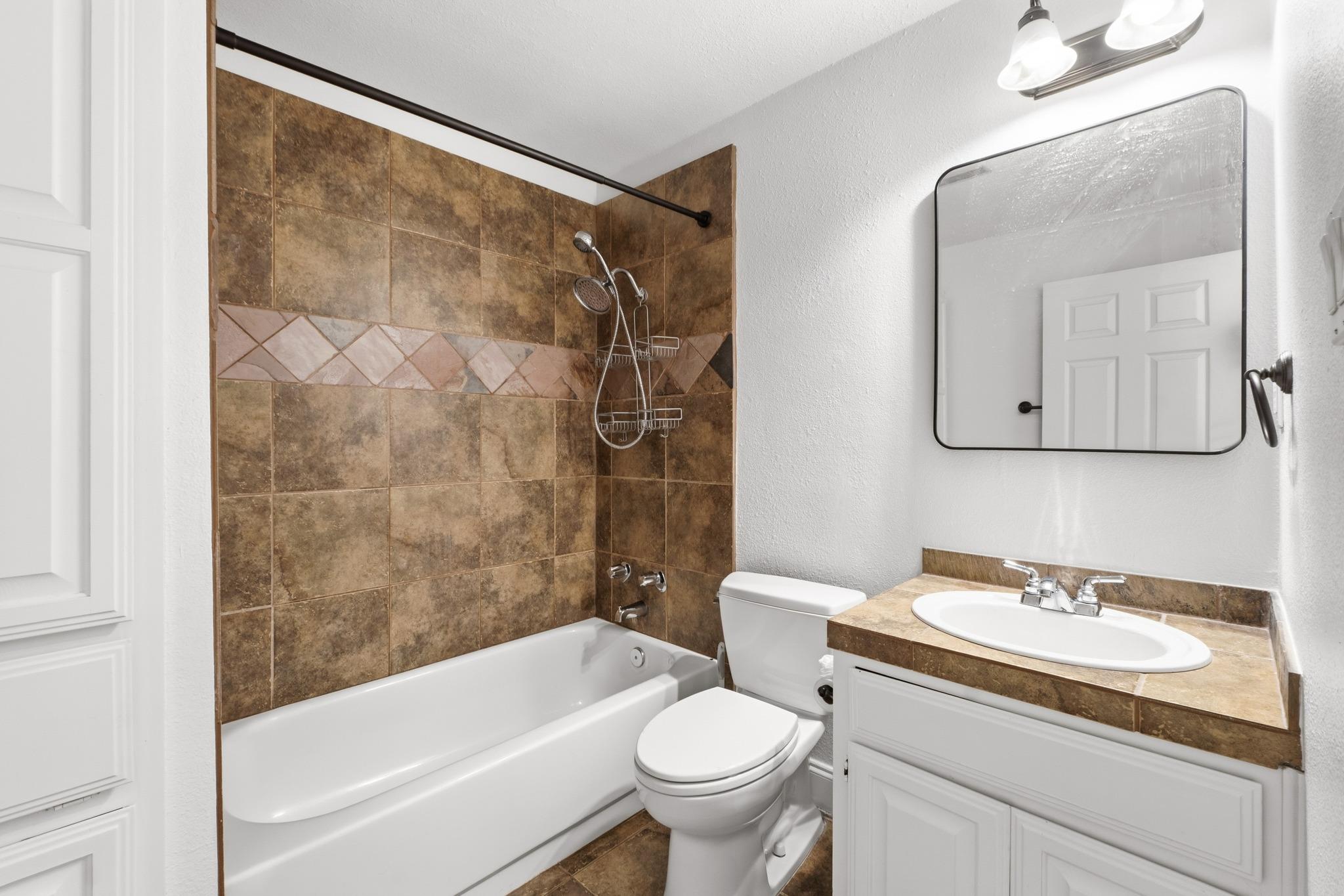 2500 Steck Ave #7 Property Photo 11