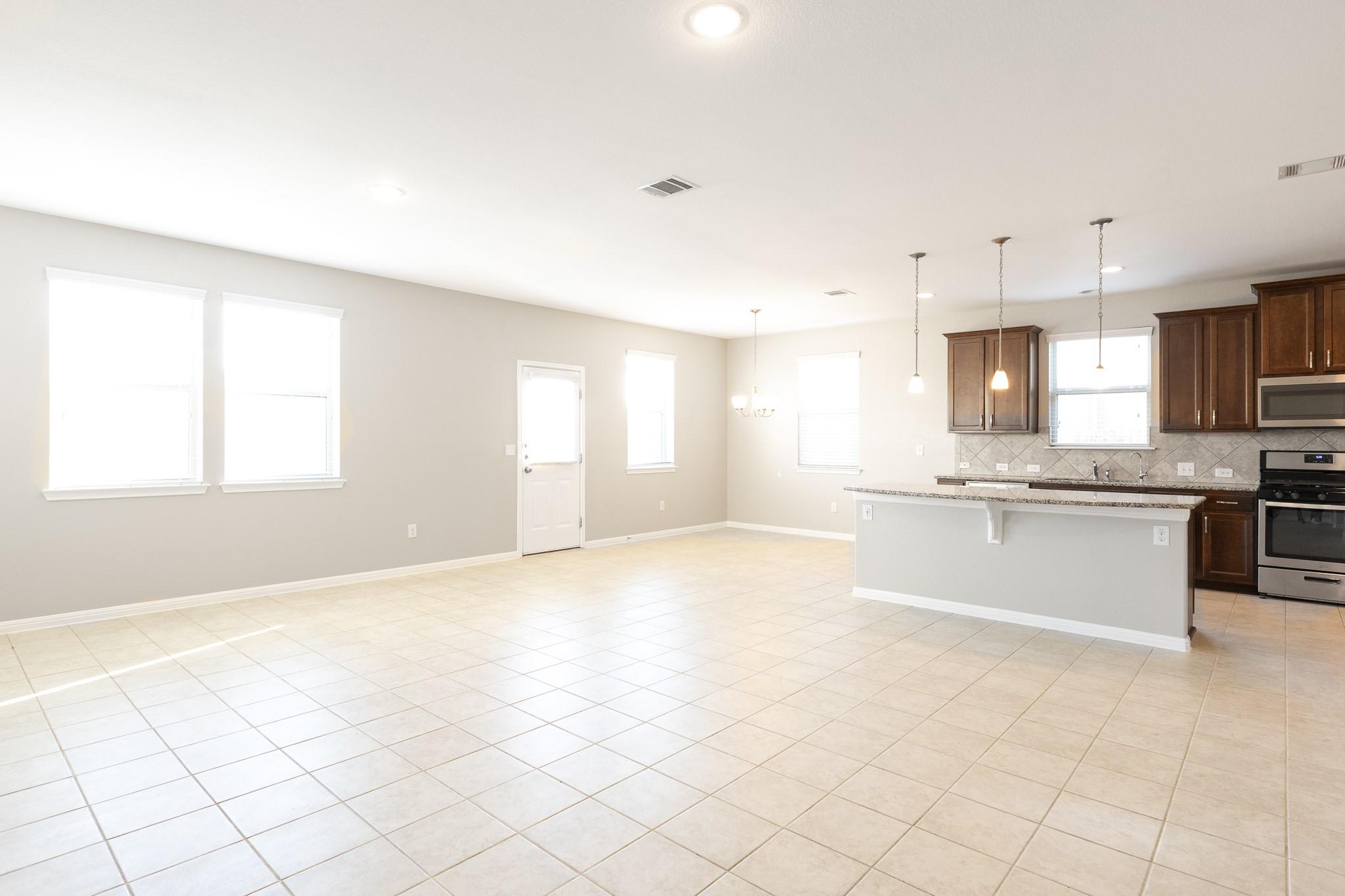 245 Pearl Way Property Photo 7