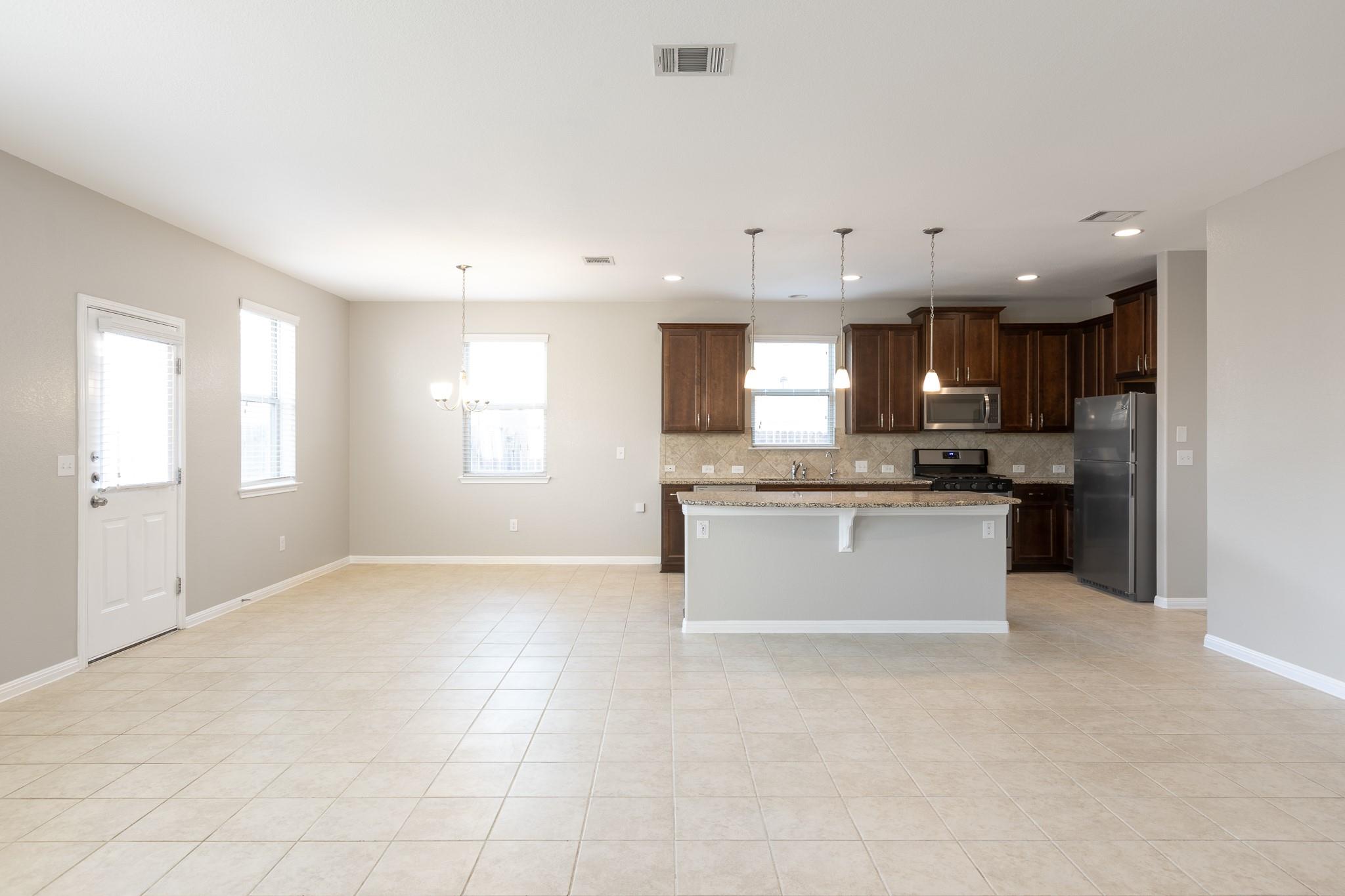 245 Pearl Way Property Photo 8