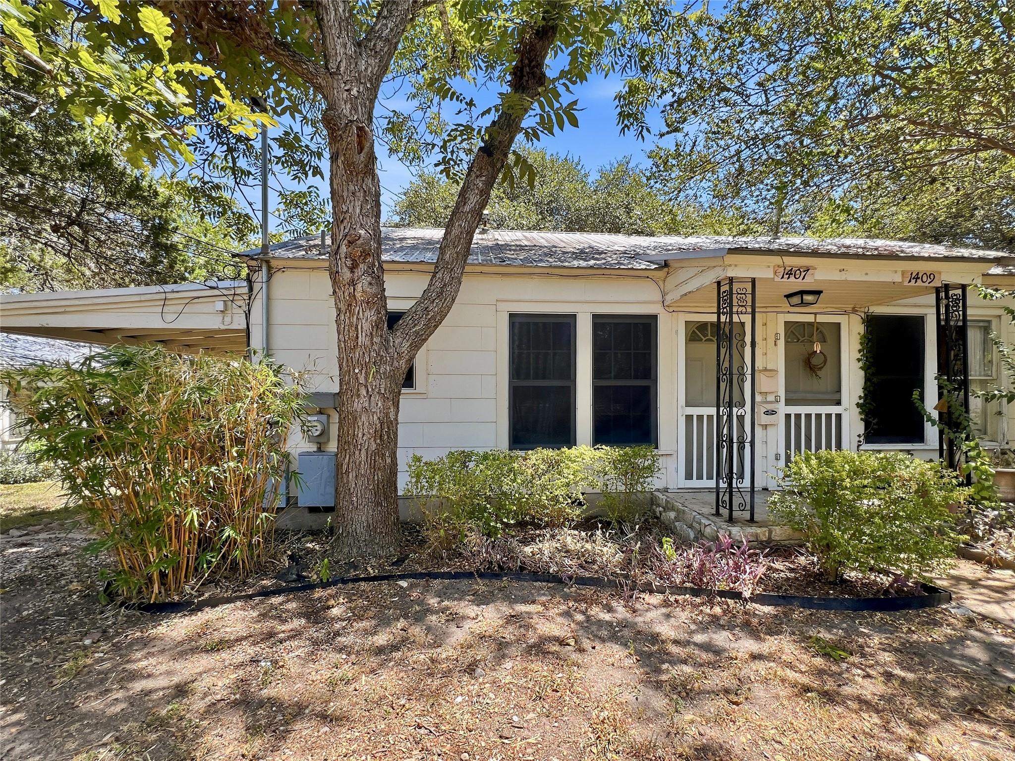 1407 Drake Ave Property Photo 1