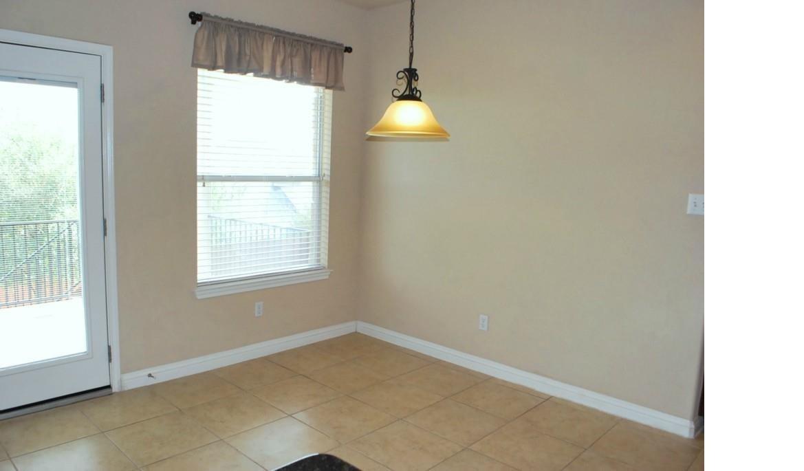 1002 Sedalia St Property Photo 9