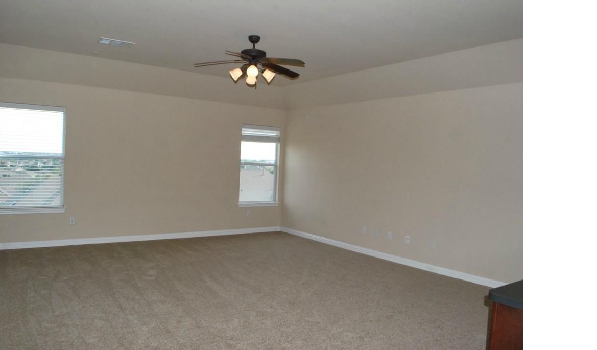 1002 Sedalia St Property Photo 12