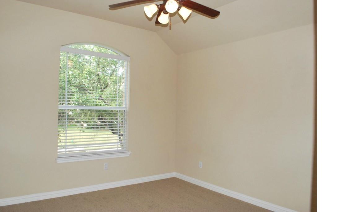 1002 Sedalia St Property Photo 14