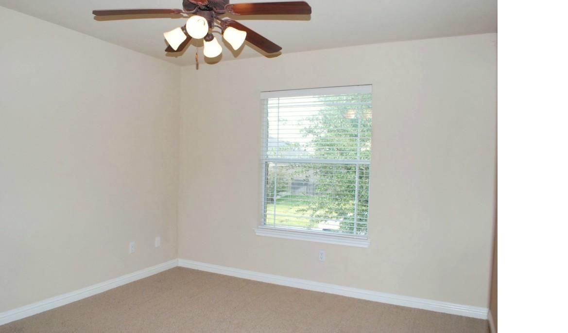 1002 Sedalia St Property Photo 15