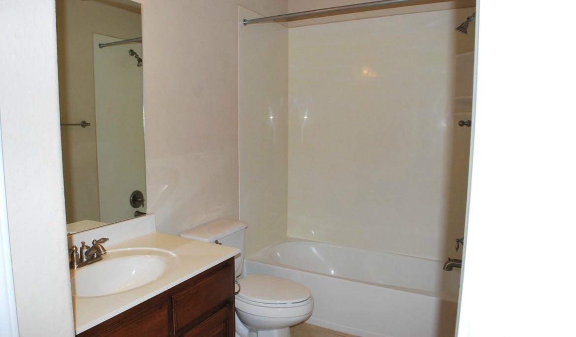 1002 Sedalia St Property Photo 16