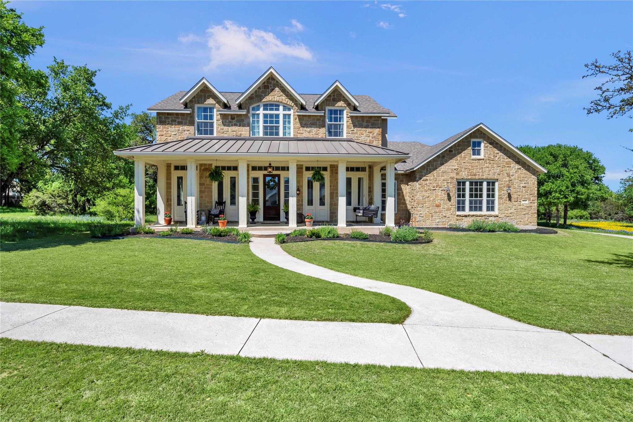 104 Double Cir Property Photo