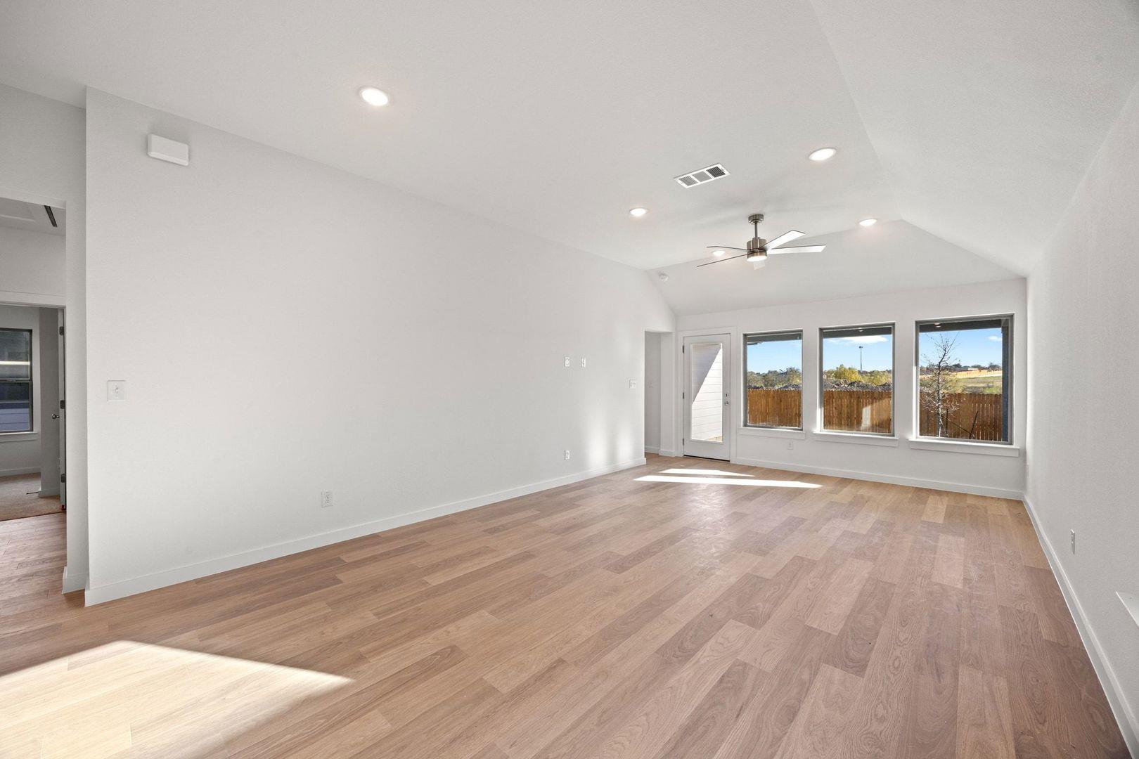 116 Melrose St Property Photo 8