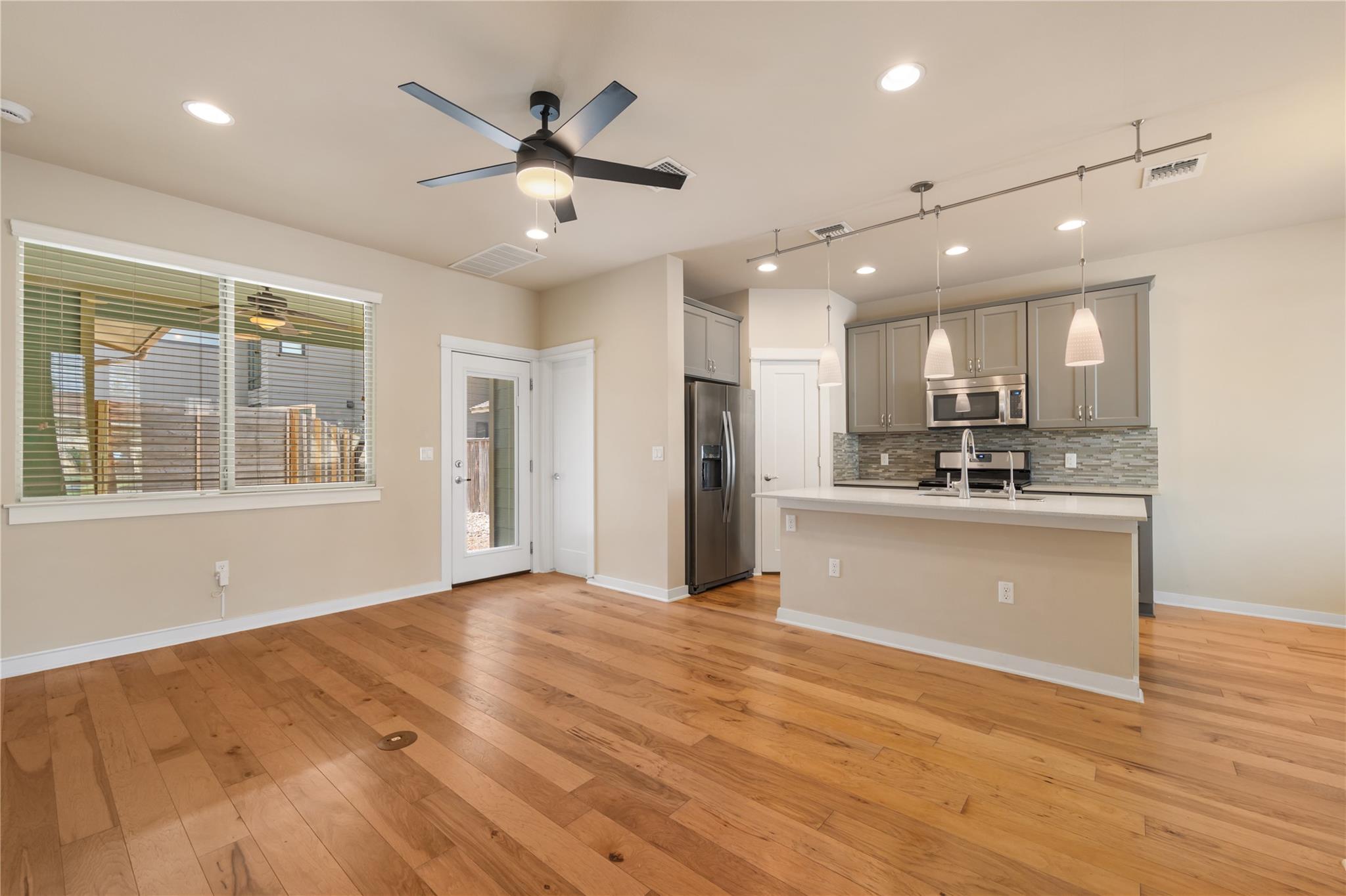 1301 Casey St #a Property Photo 5