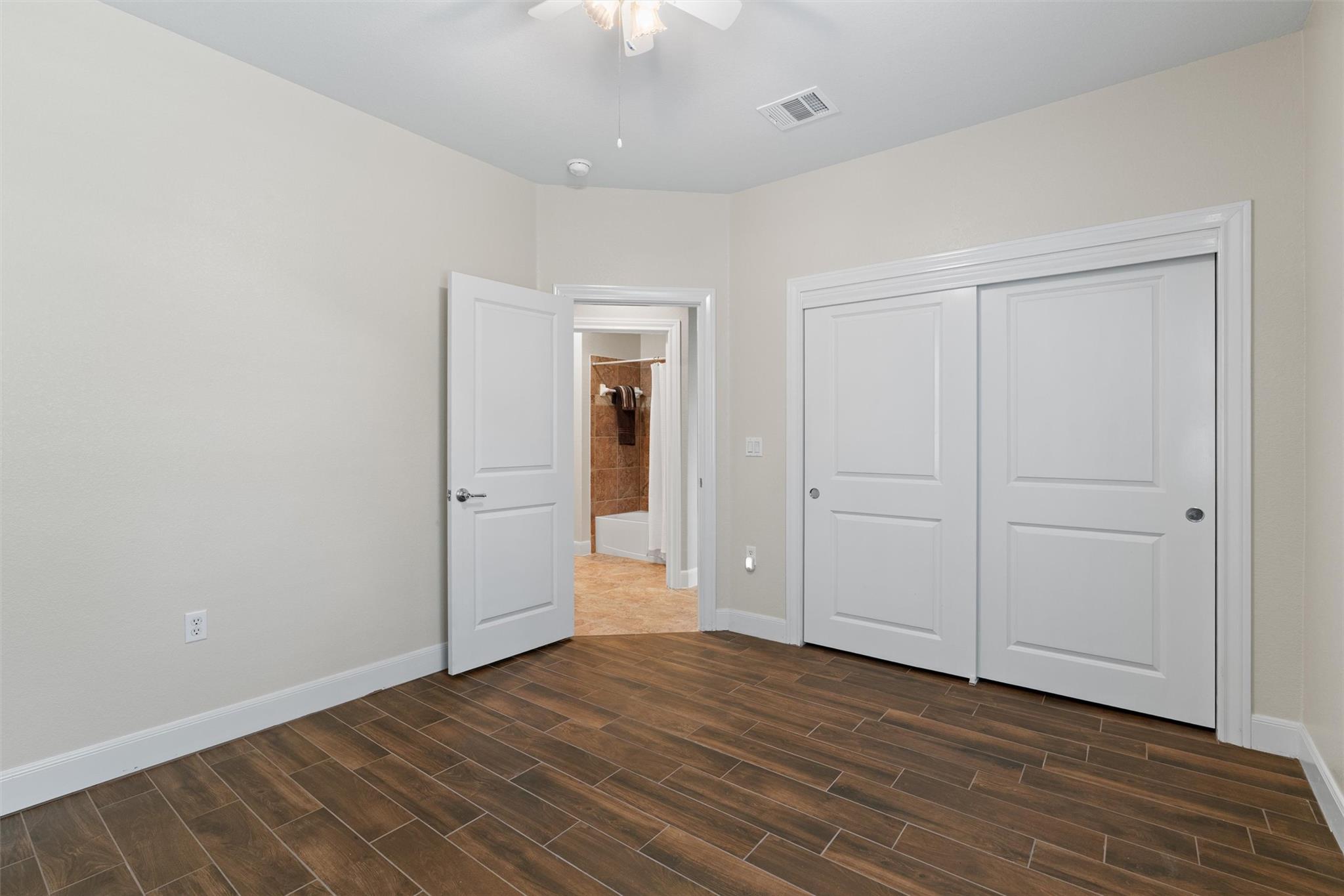 105 Goose Island Dr Property Photo 27