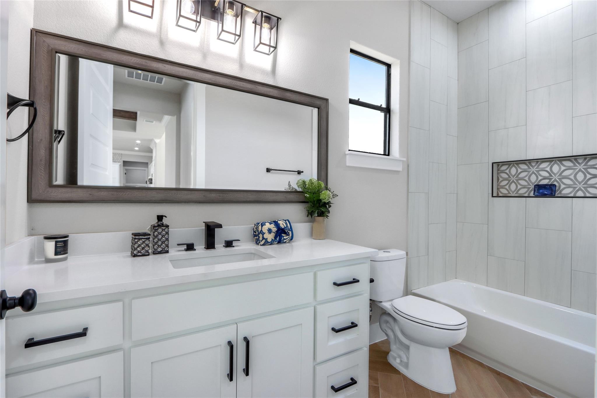 805 John Price Property Photo 32