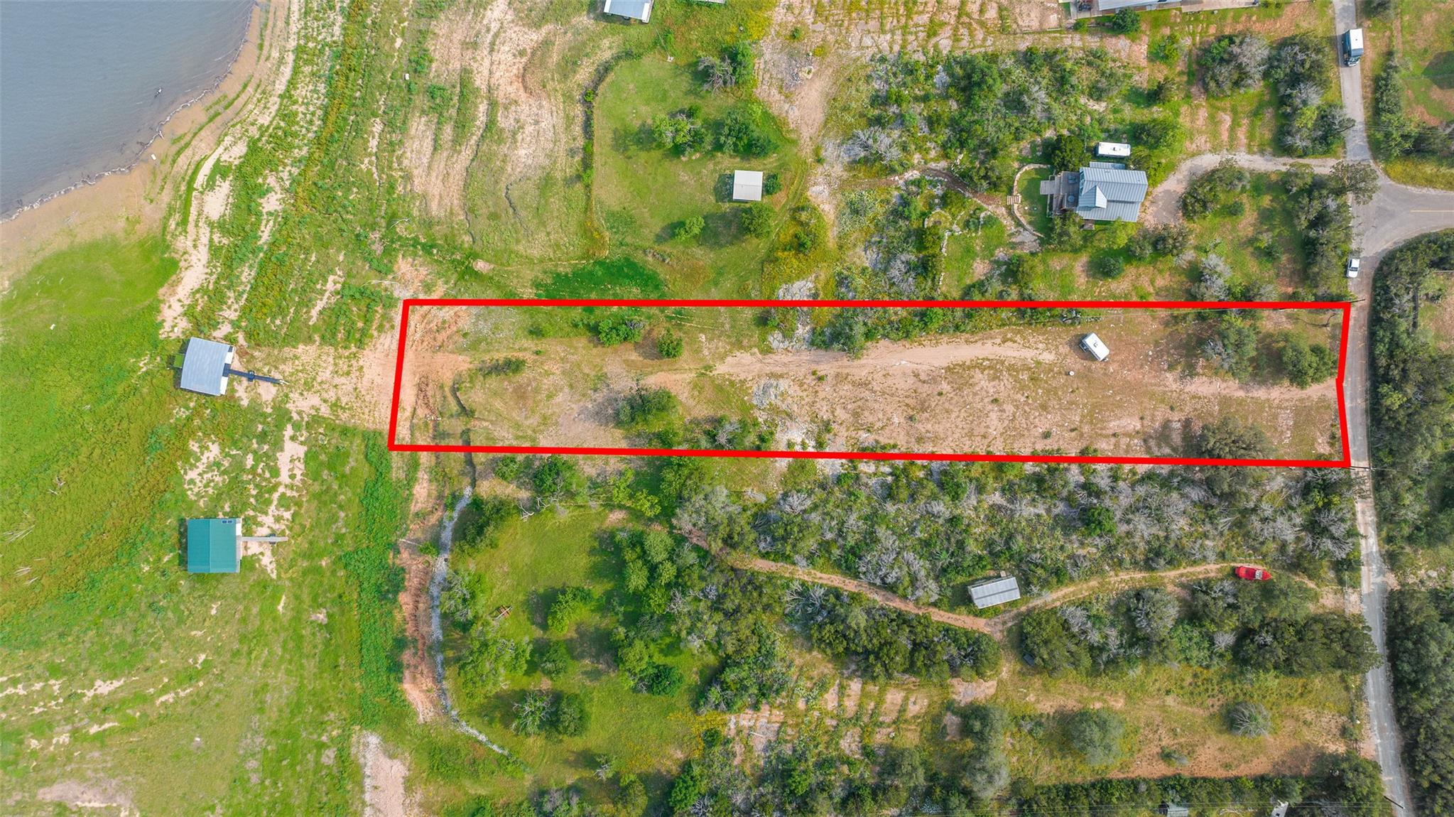 203 Lakeview Dr Property Photo 3