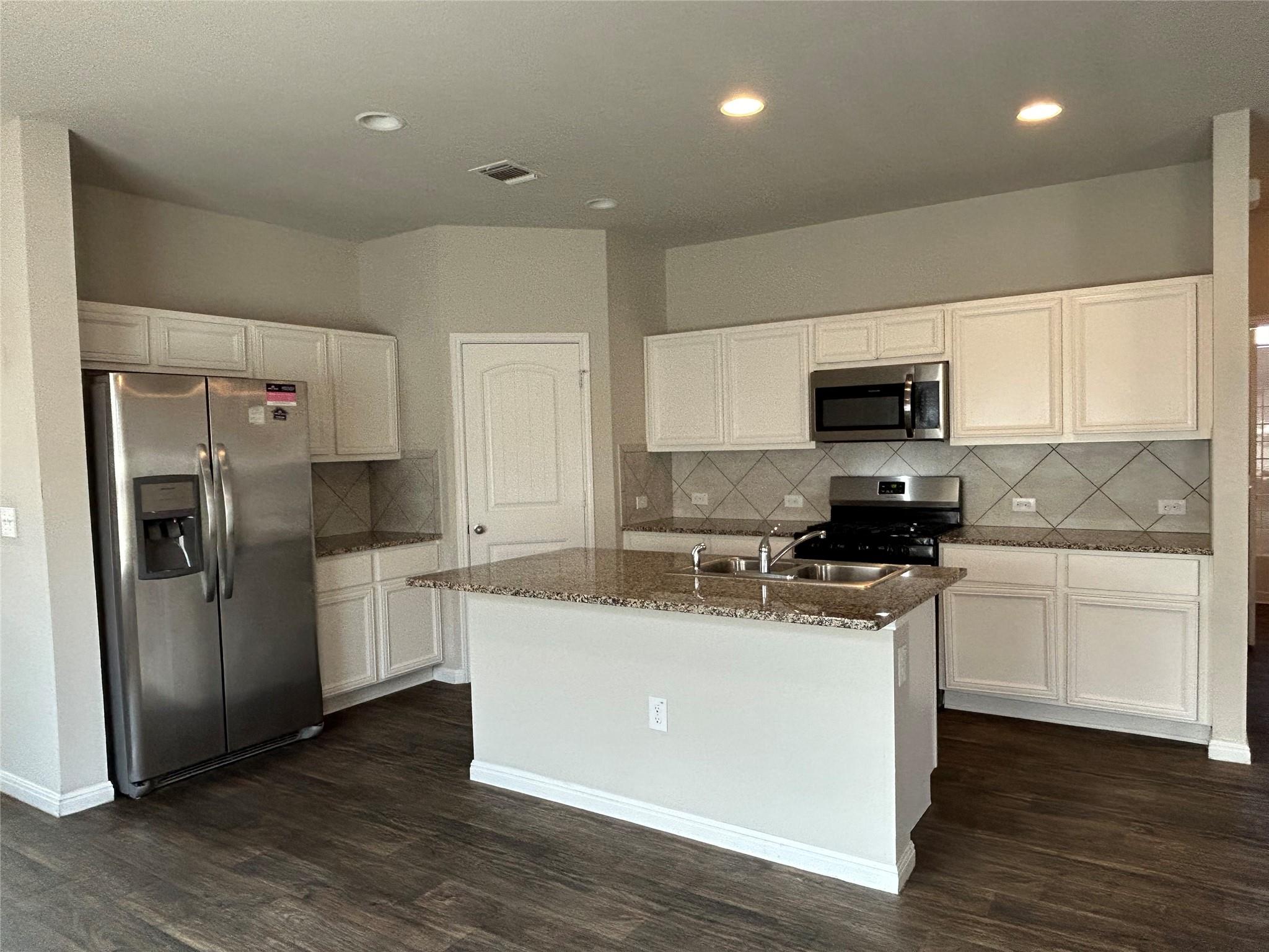 3501 Blazeby Dr Property Photo 10