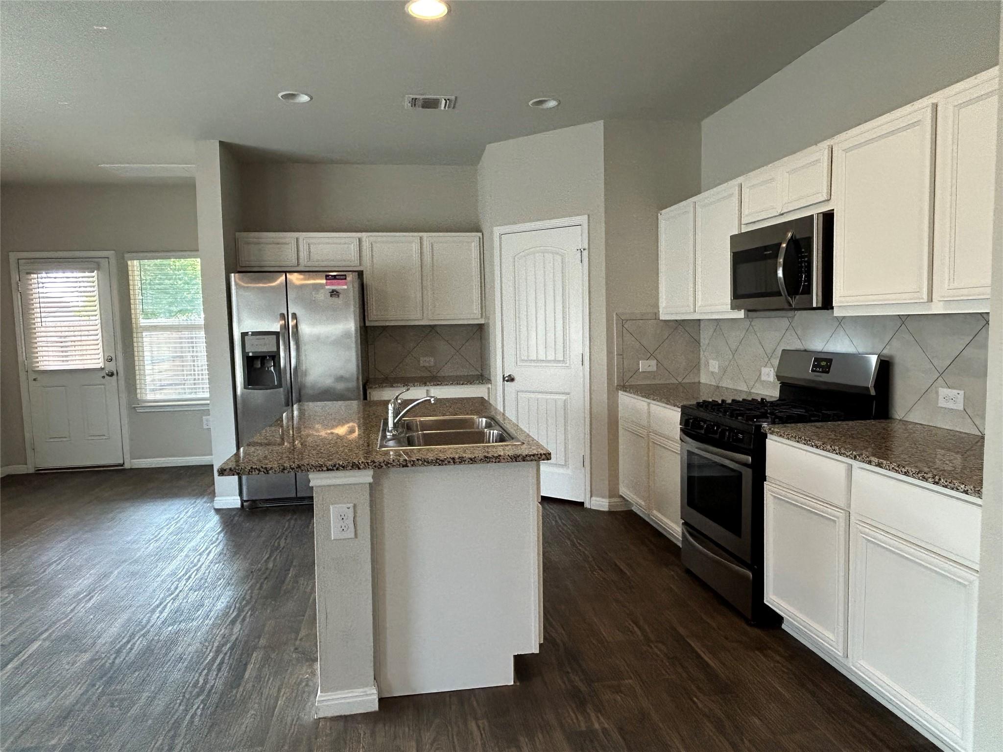3501 Blazeby Dr Property Photo 11