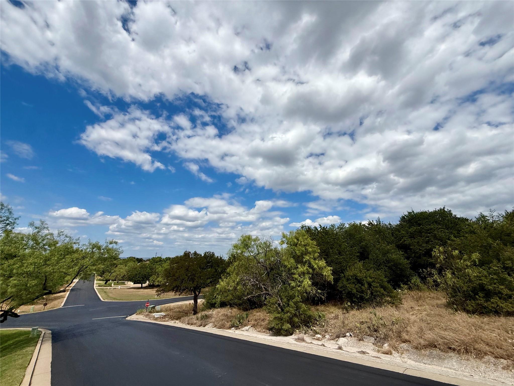 512 Hi Stirrup None Property Photo 1