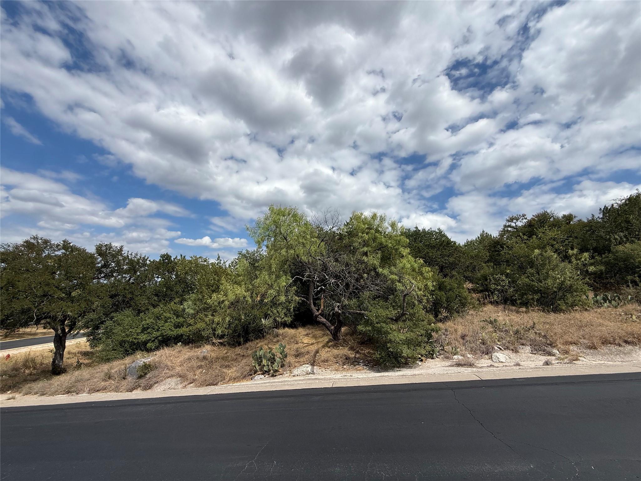 512 Hi Stirrup None Property Photo 3