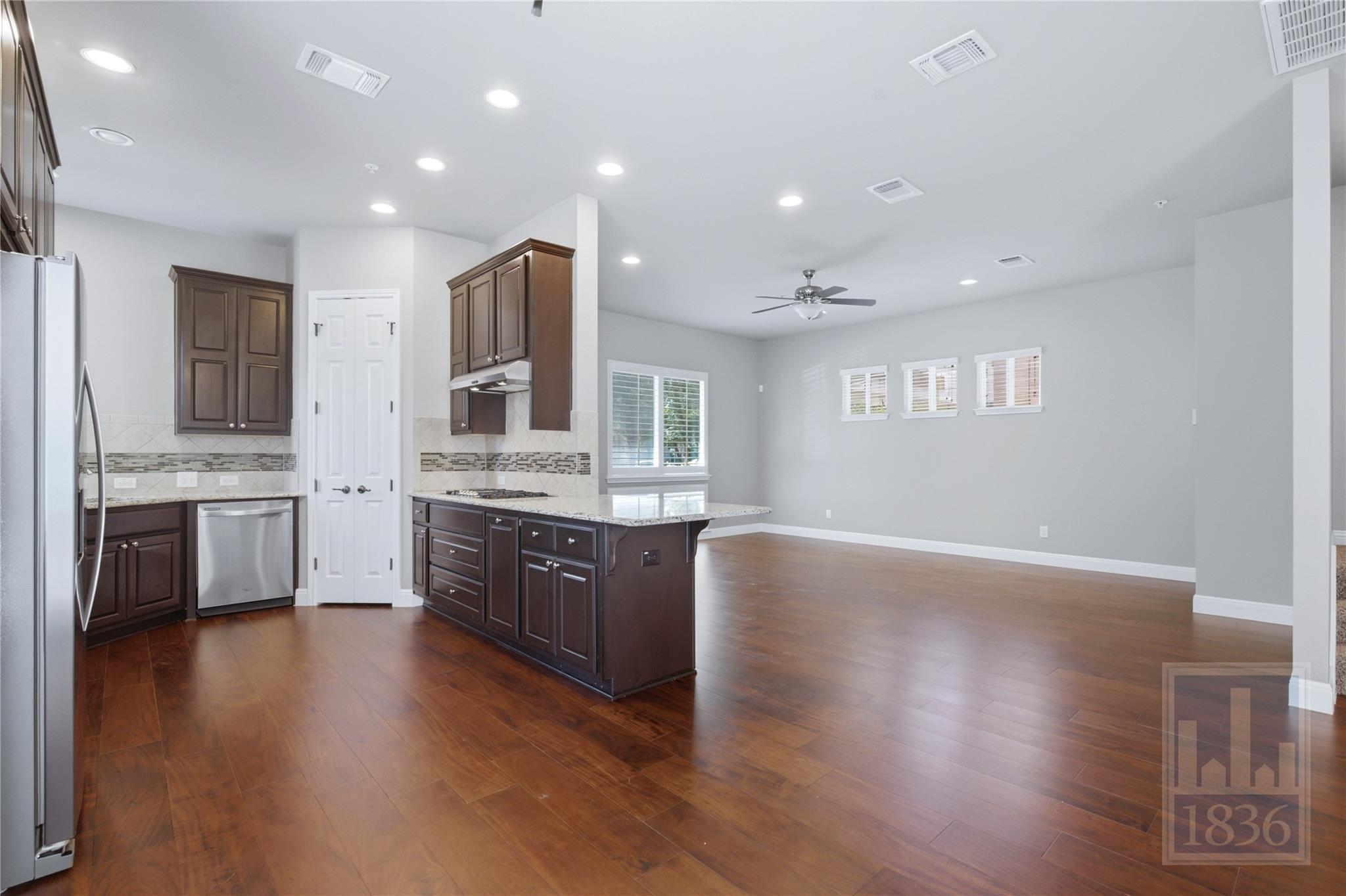 2016 Simond Ave #d Property Photo 4