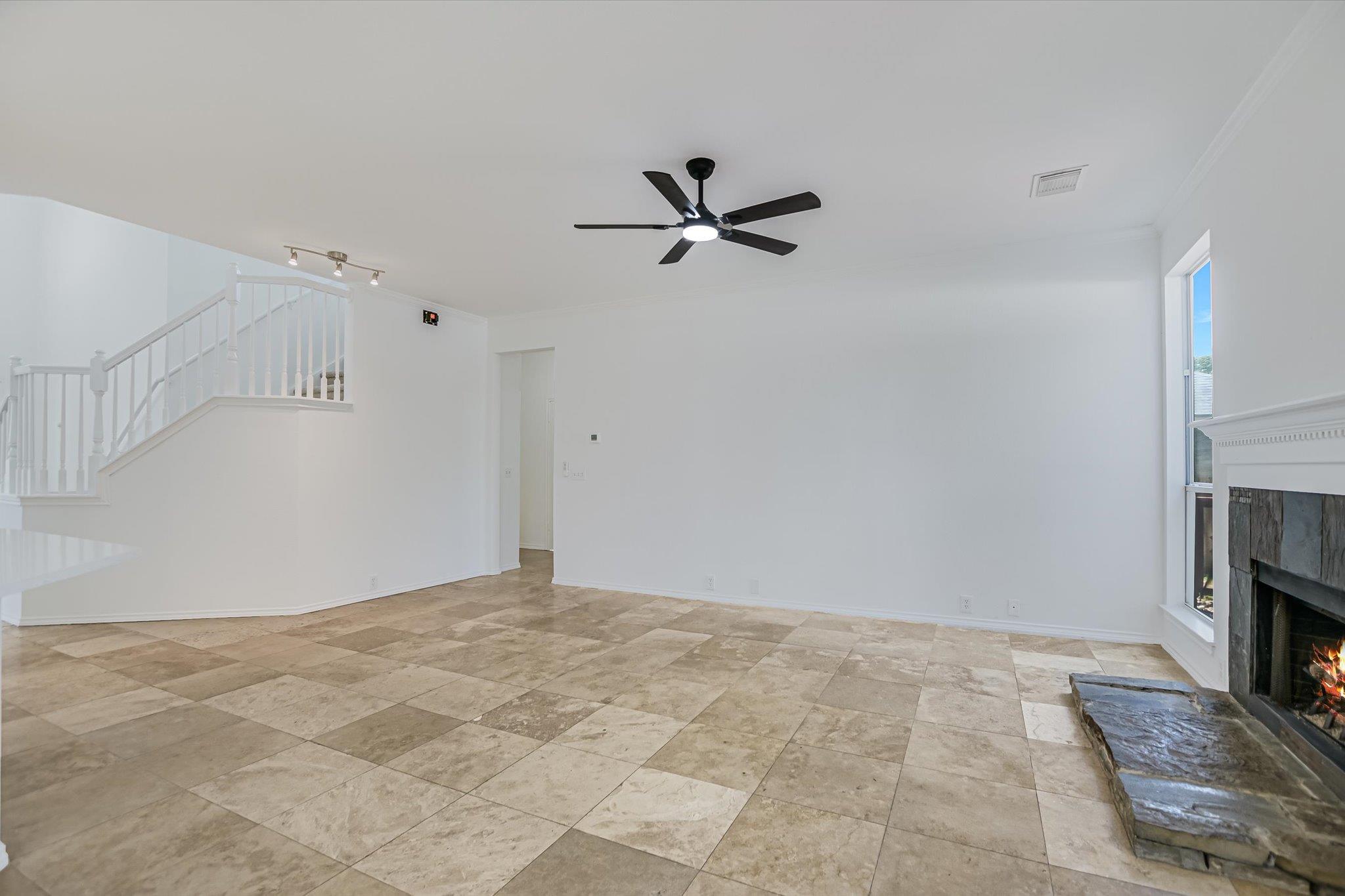 2103 Kimra Ln Property Photo 4