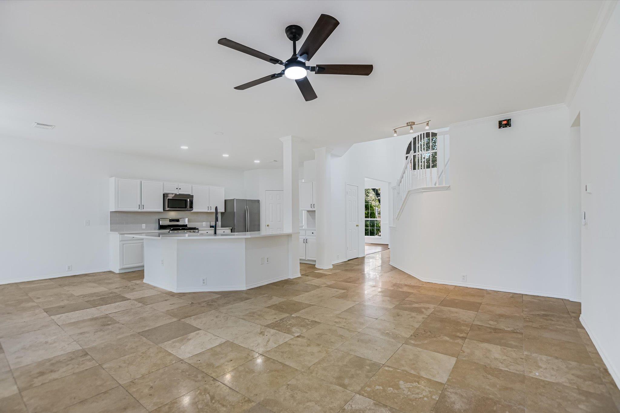 2103 Kimra Ln Property Photo 5