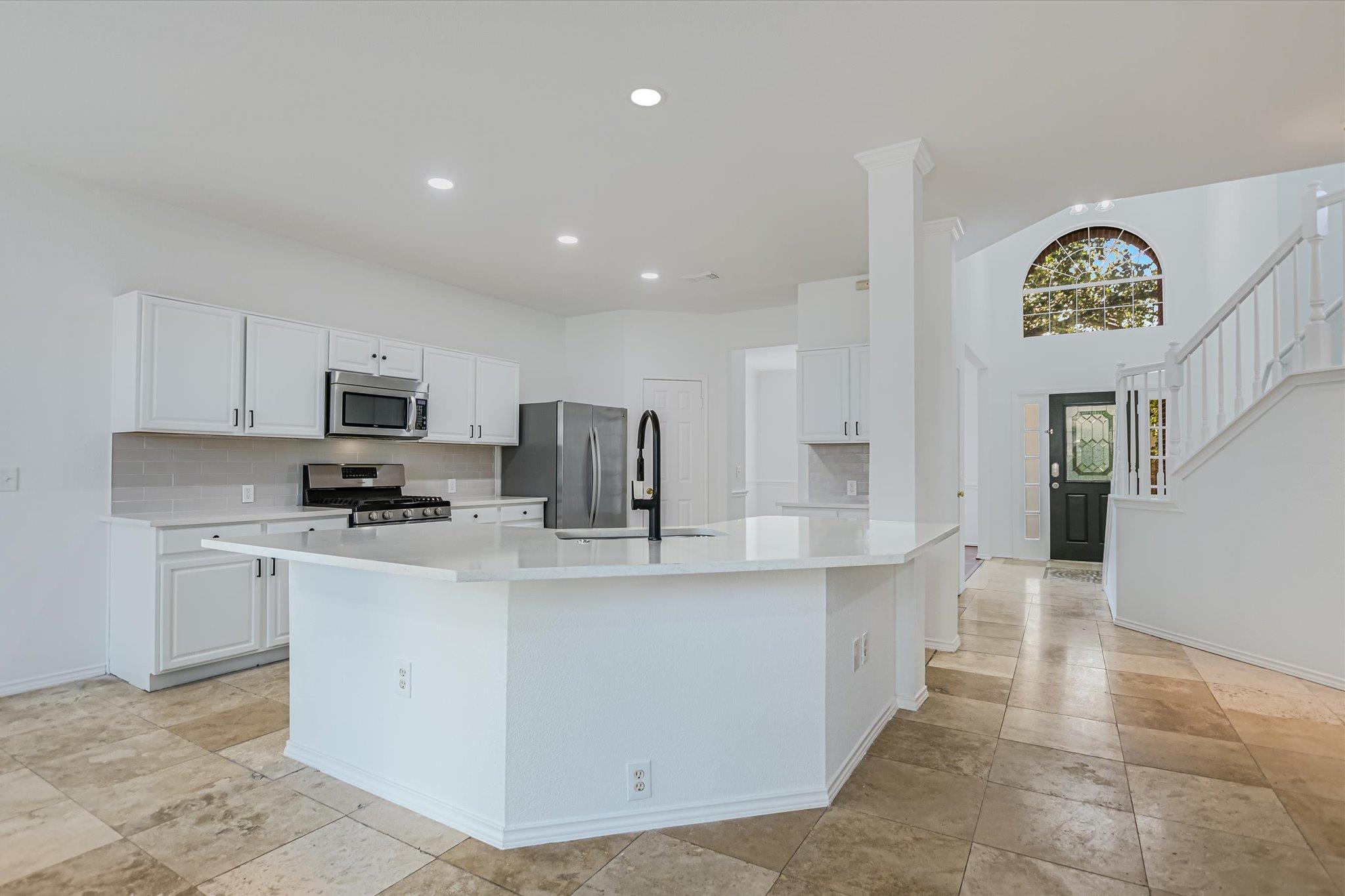 2103 Kimra Ln Property Photo 6