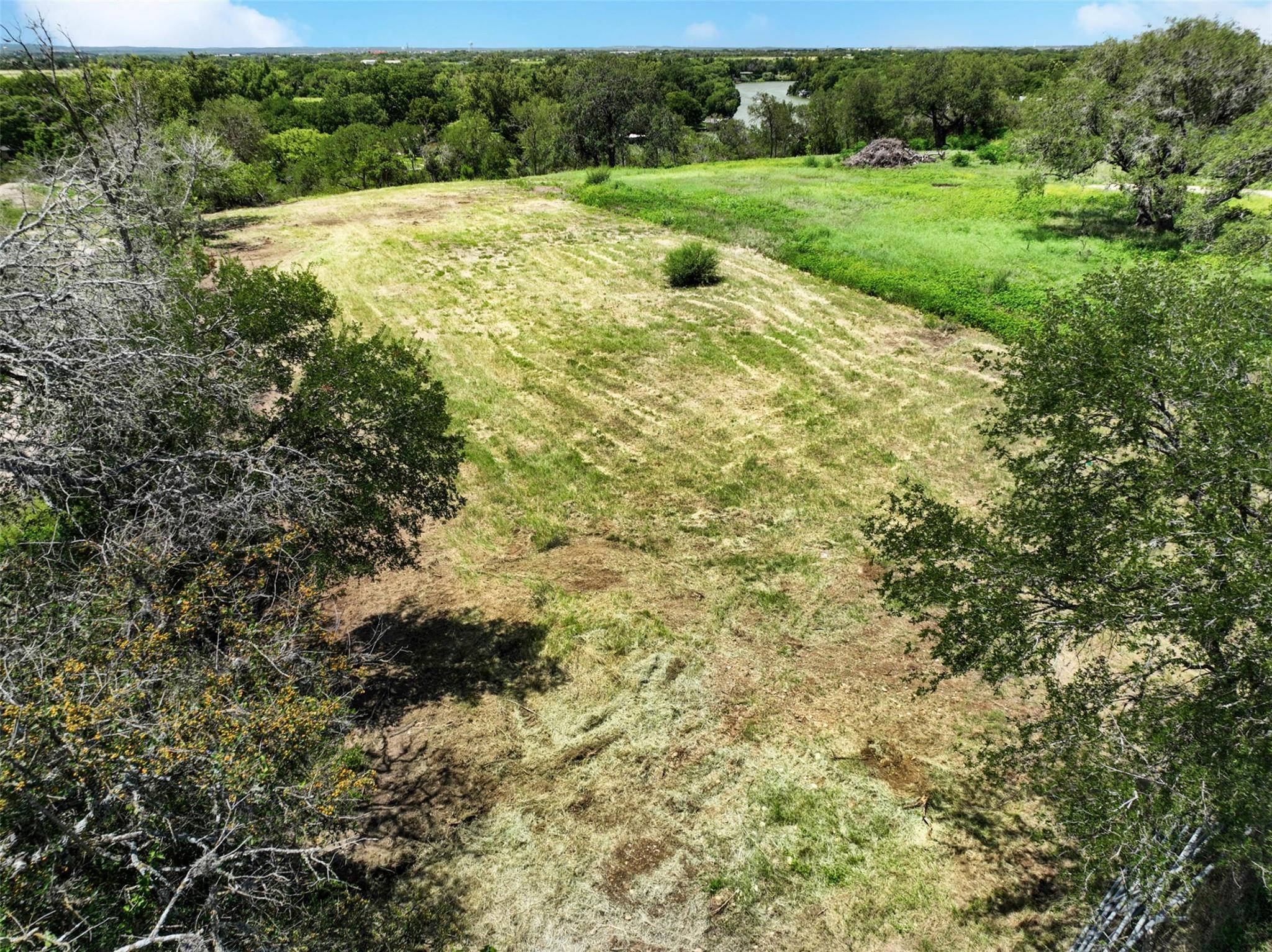 505 E Zipp Rd Property Photo 4