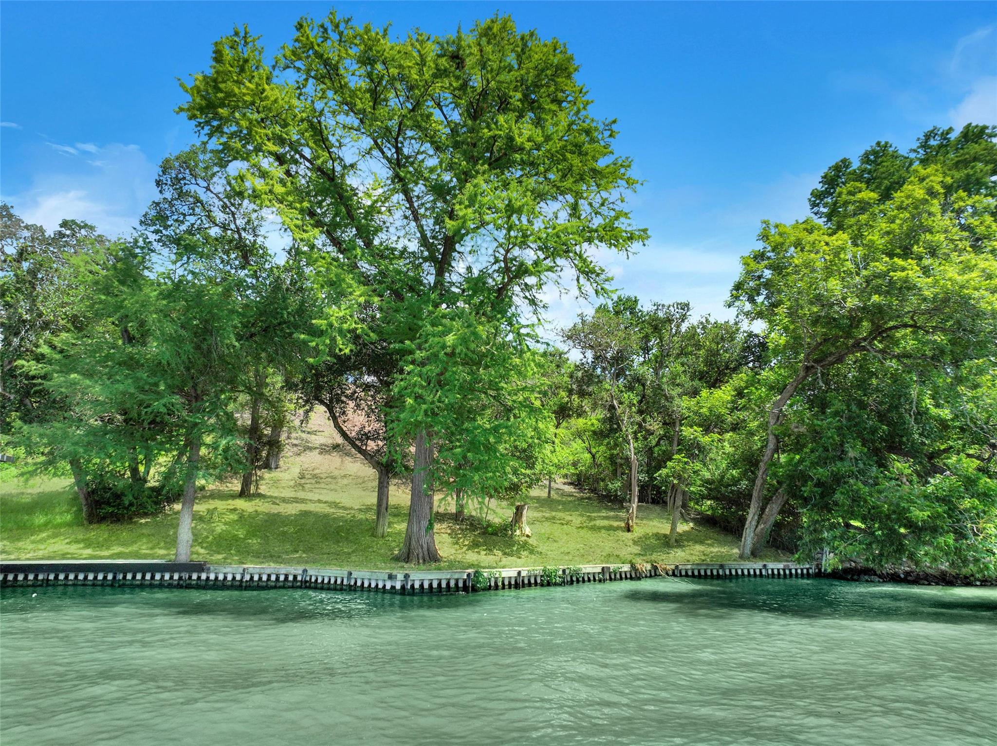 505 E Zipp Rd Property Photo 11