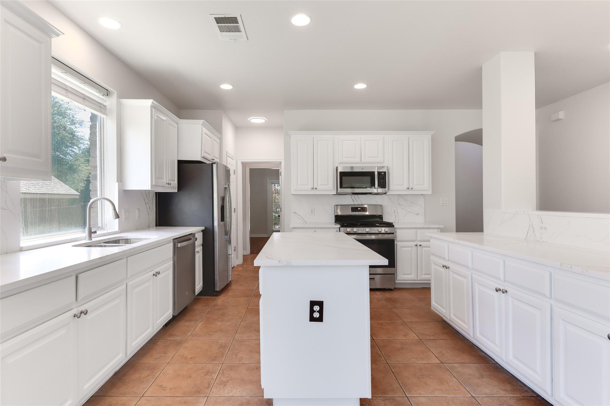 4208 Park Vista Trl Property Photo 11
