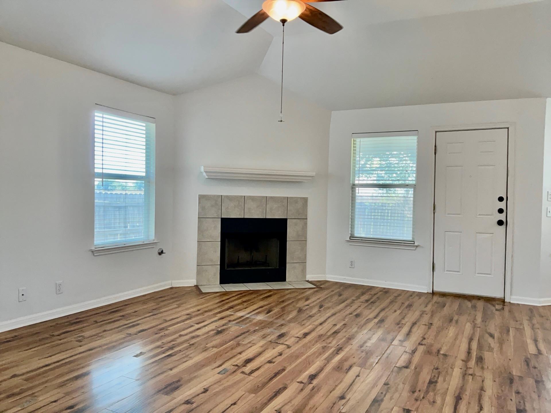 706 Stewart Dr Property Photo 2