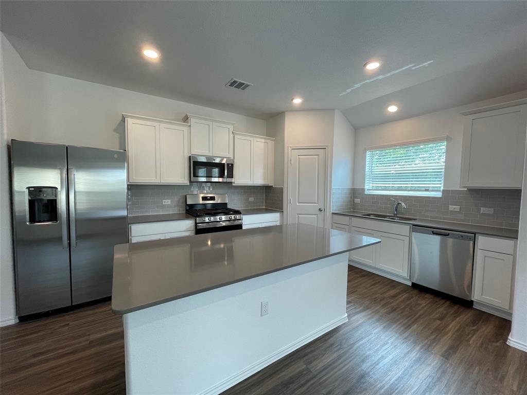 10717 Steinbeck Dr Property Photo 4