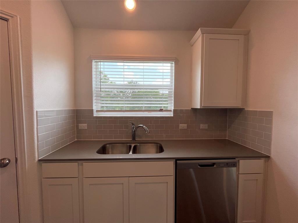 10717 Steinbeck Dr Property Photo 7