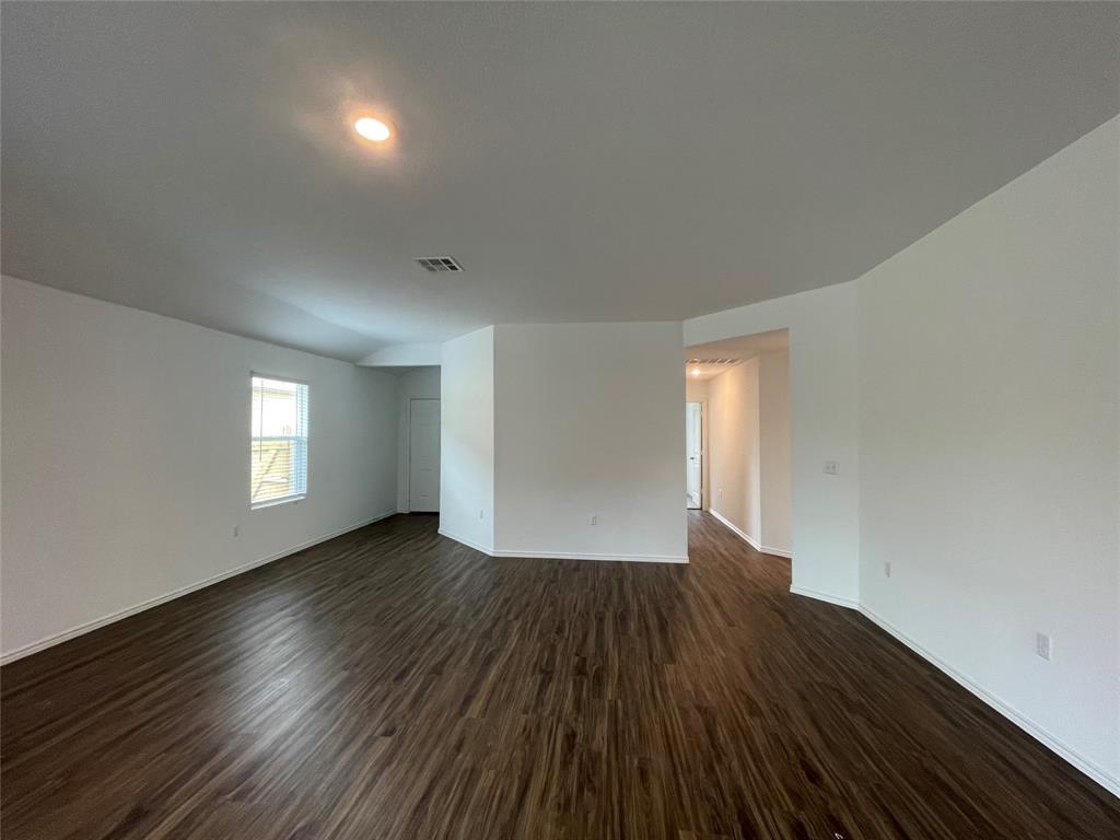 10717 Steinbeck Dr Property Photo 8
