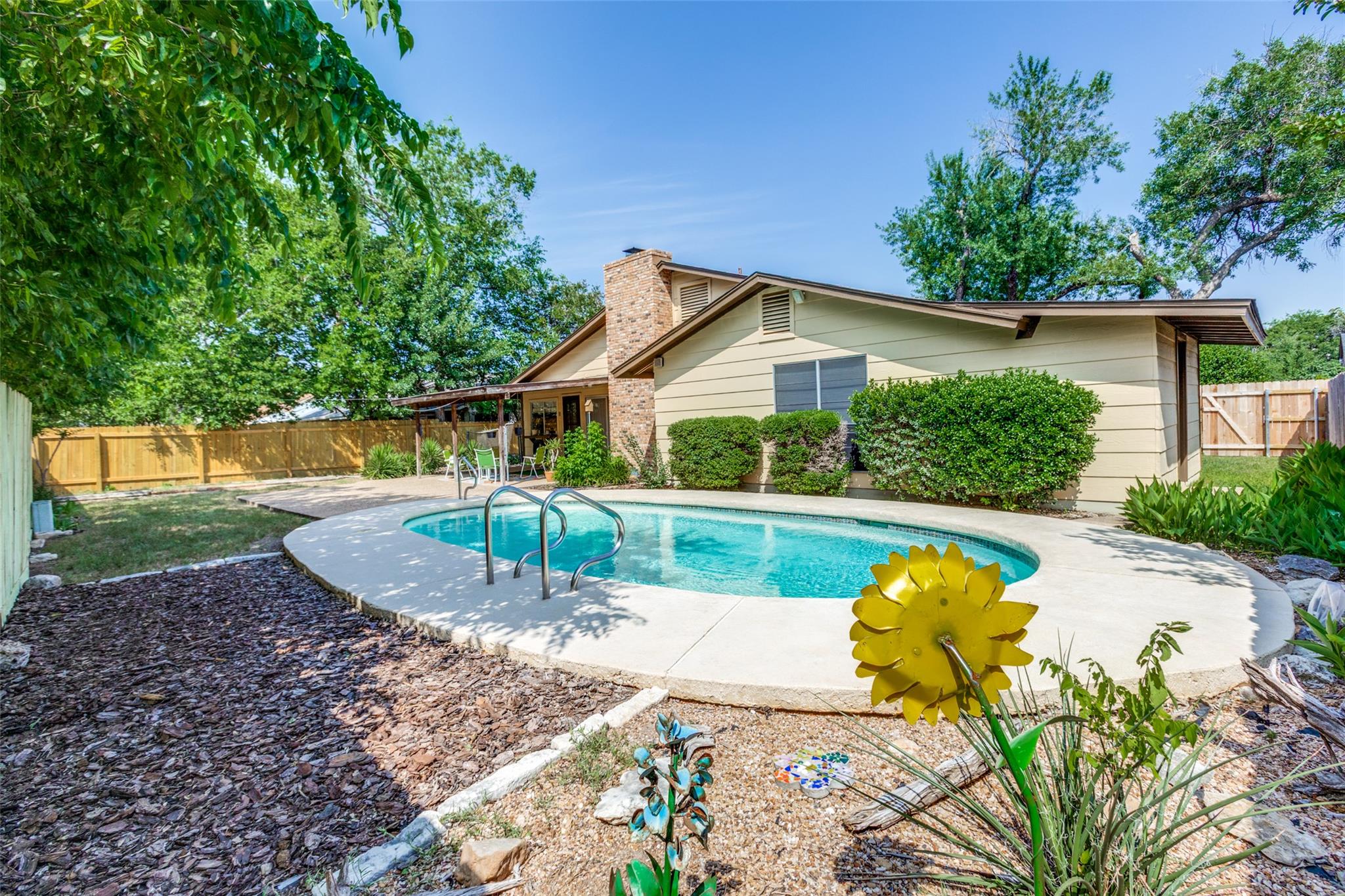 10116 Willfield Dr Property Photo 1