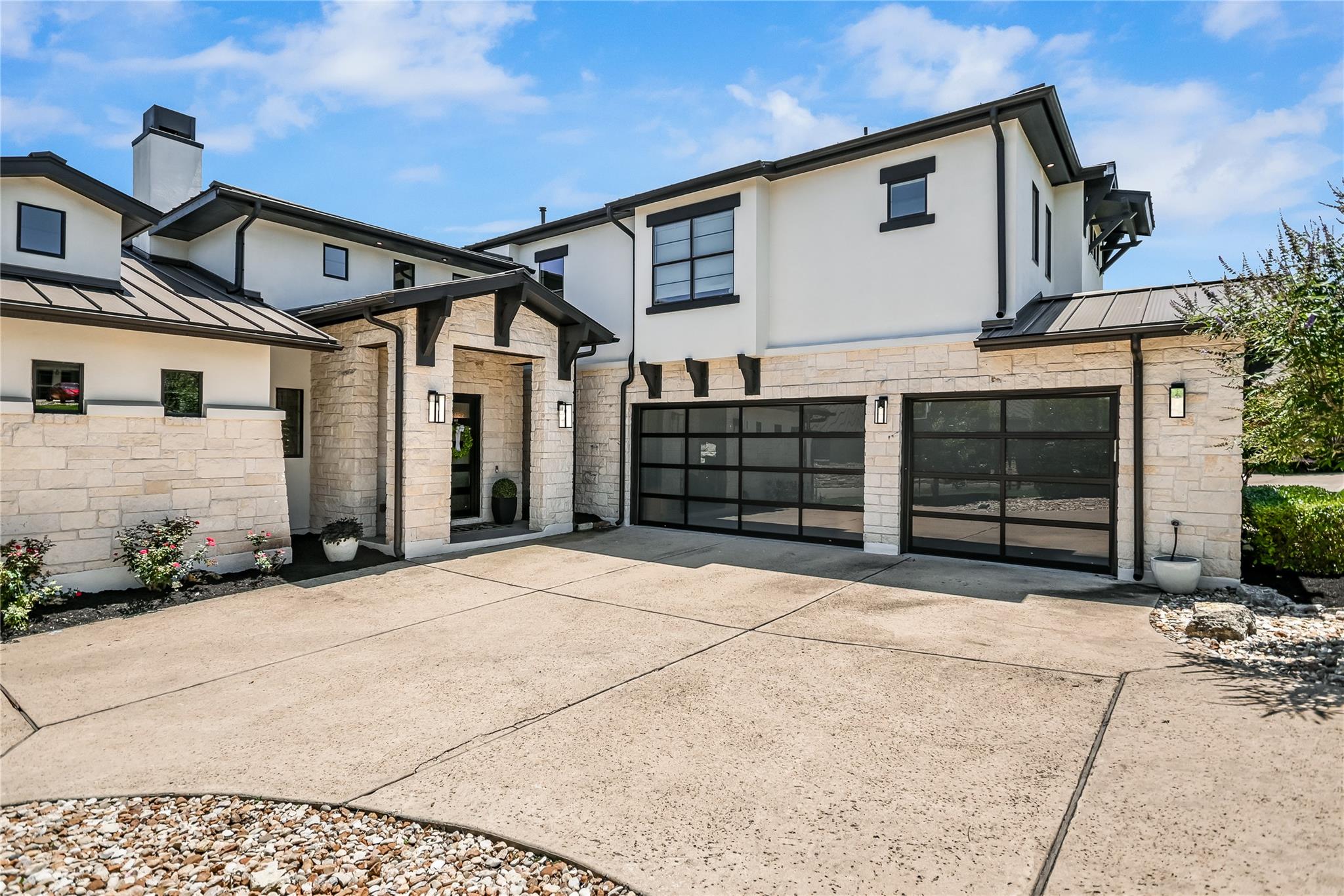 810 Crestone Stream Dr Property Photo 4