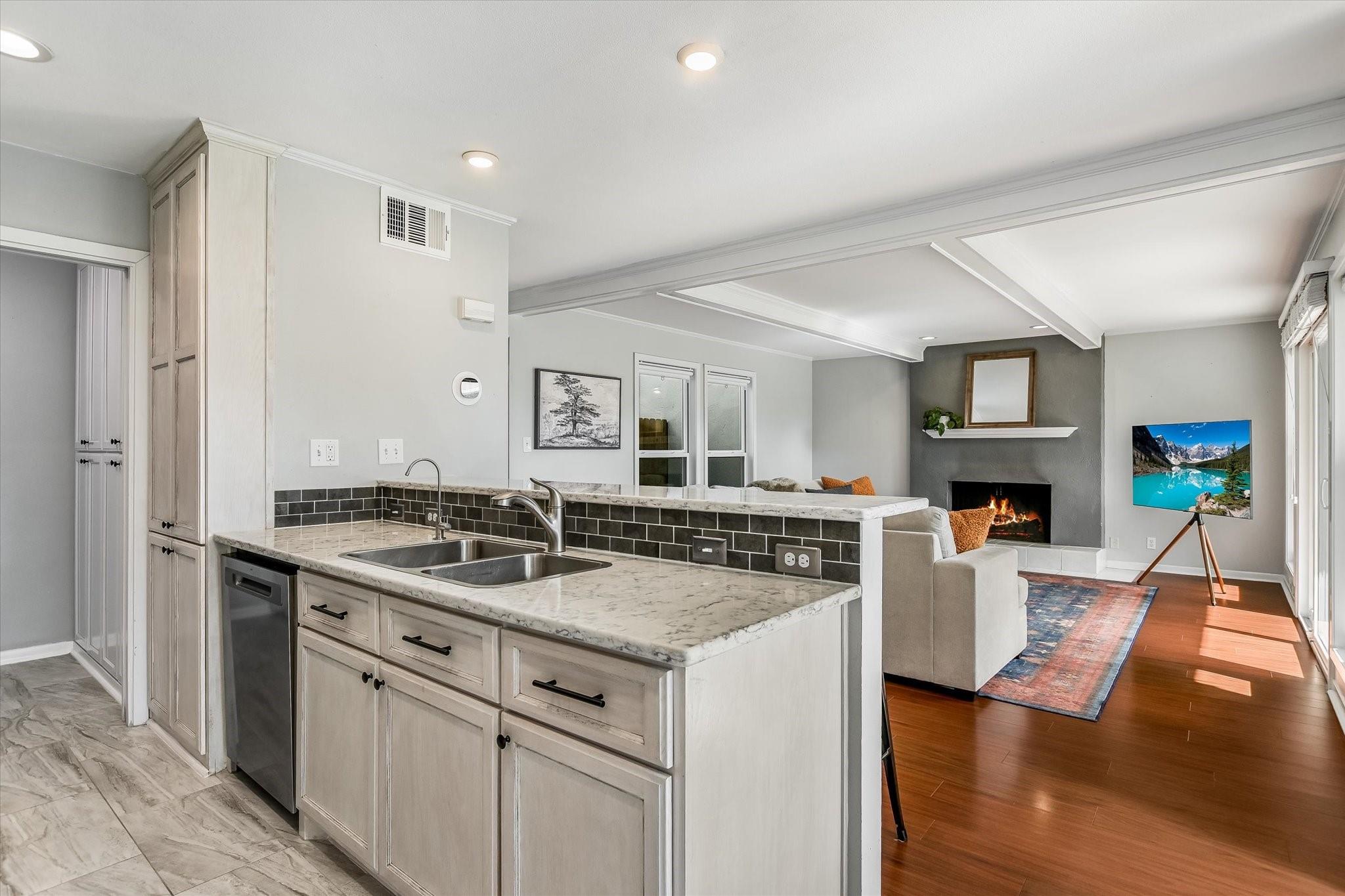 100 Lido Cir #g1 Property Photo 7