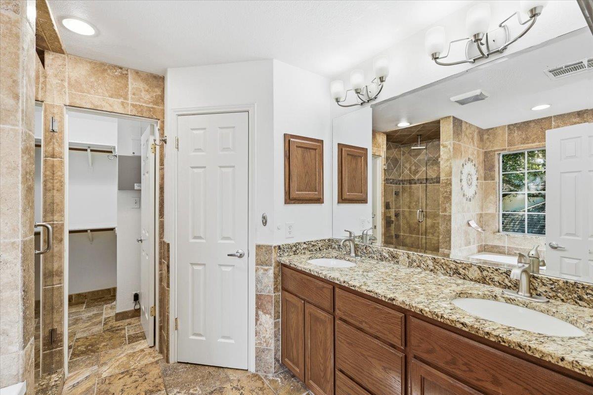 11117 Calavar Dr Property Photo 16