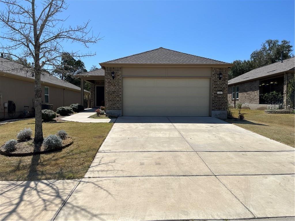 211 Hobby St Property Photo 2
