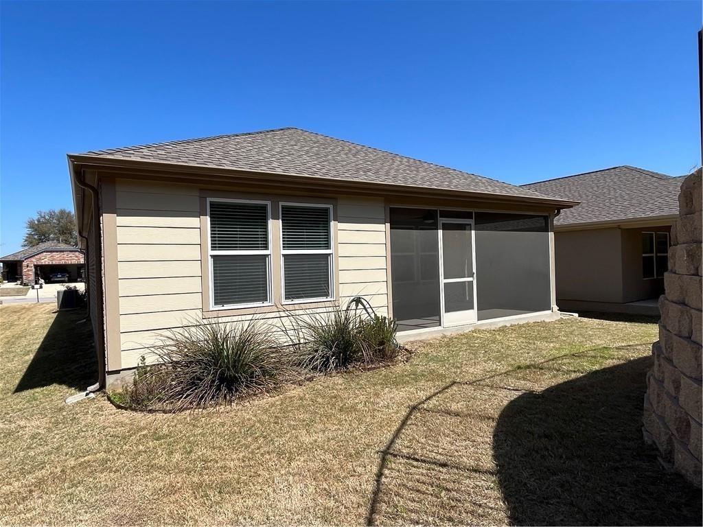 211 Hobby St Property Photo 5