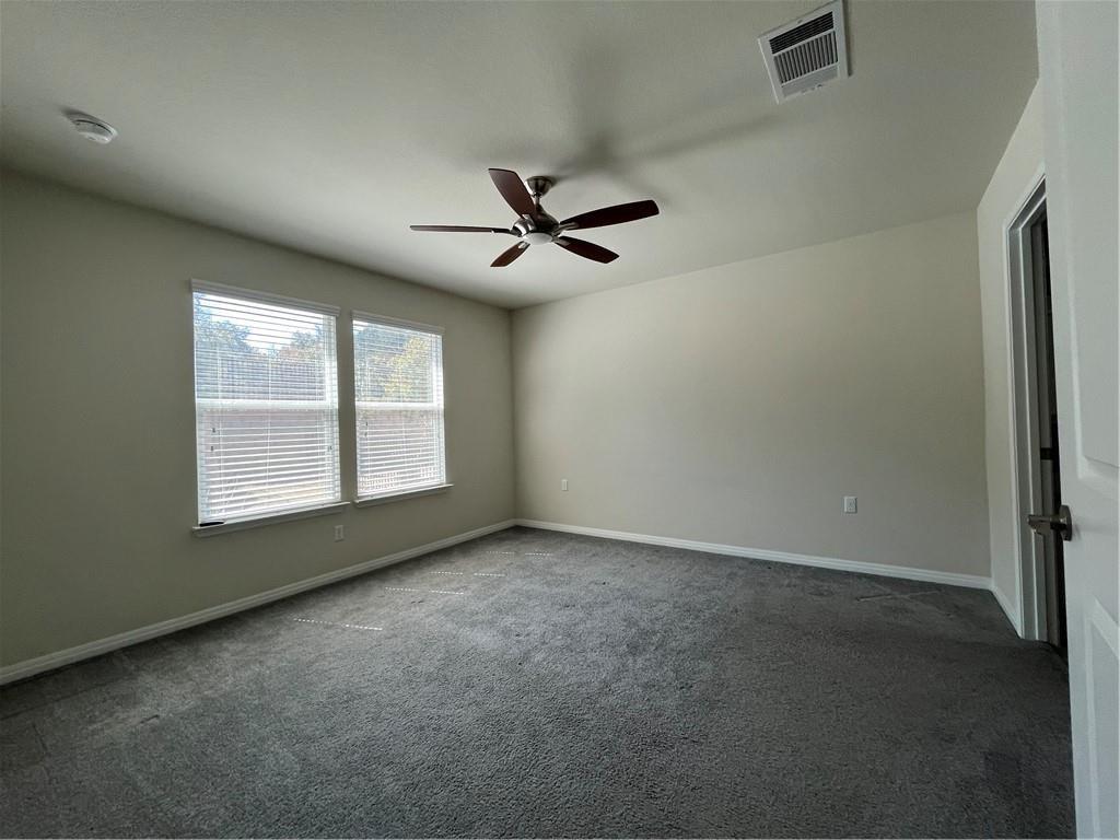 211 Hobby St Property Photo 9